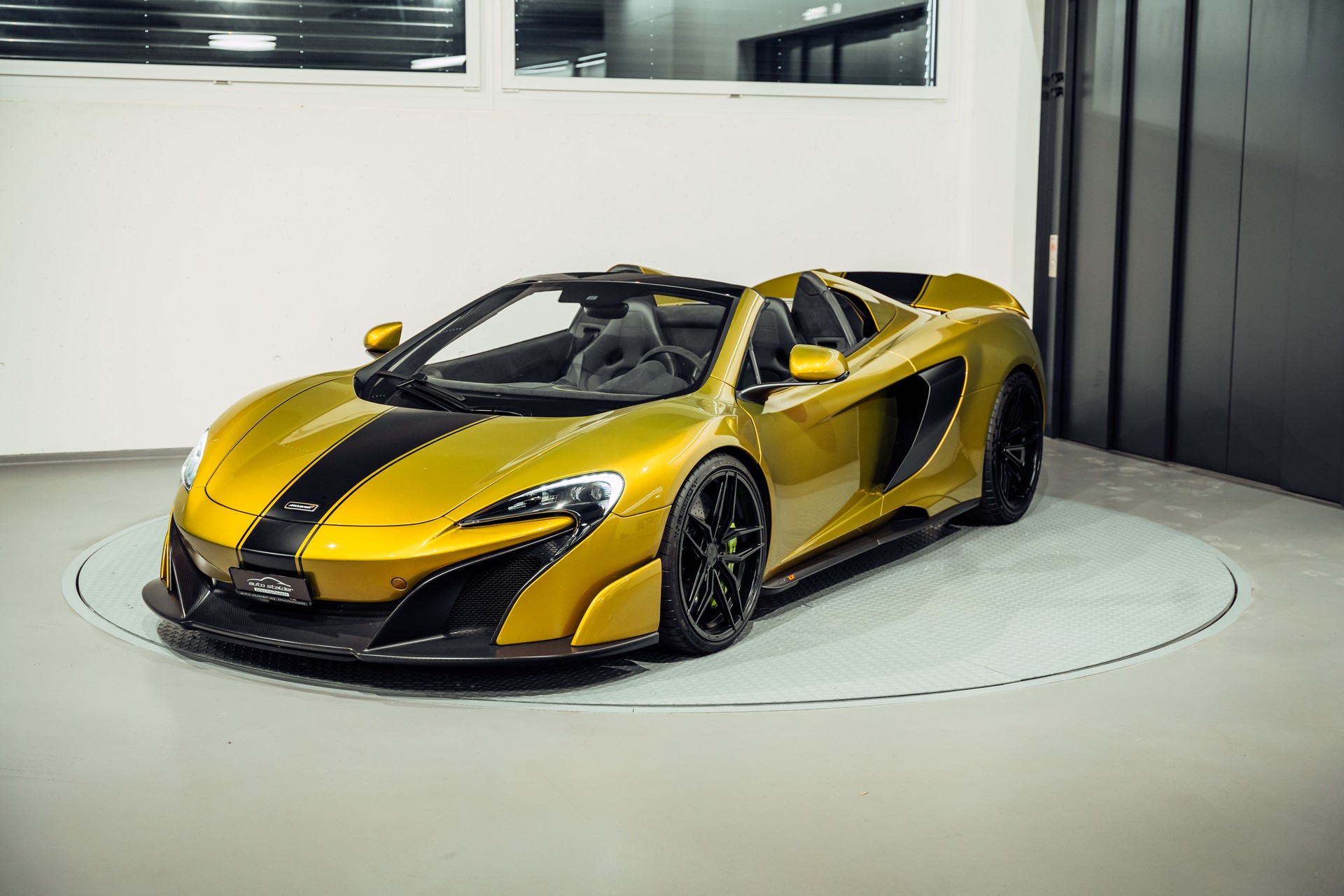 McLAREN 675LT Spider 3.8 V8 SSG-showroom-element-1