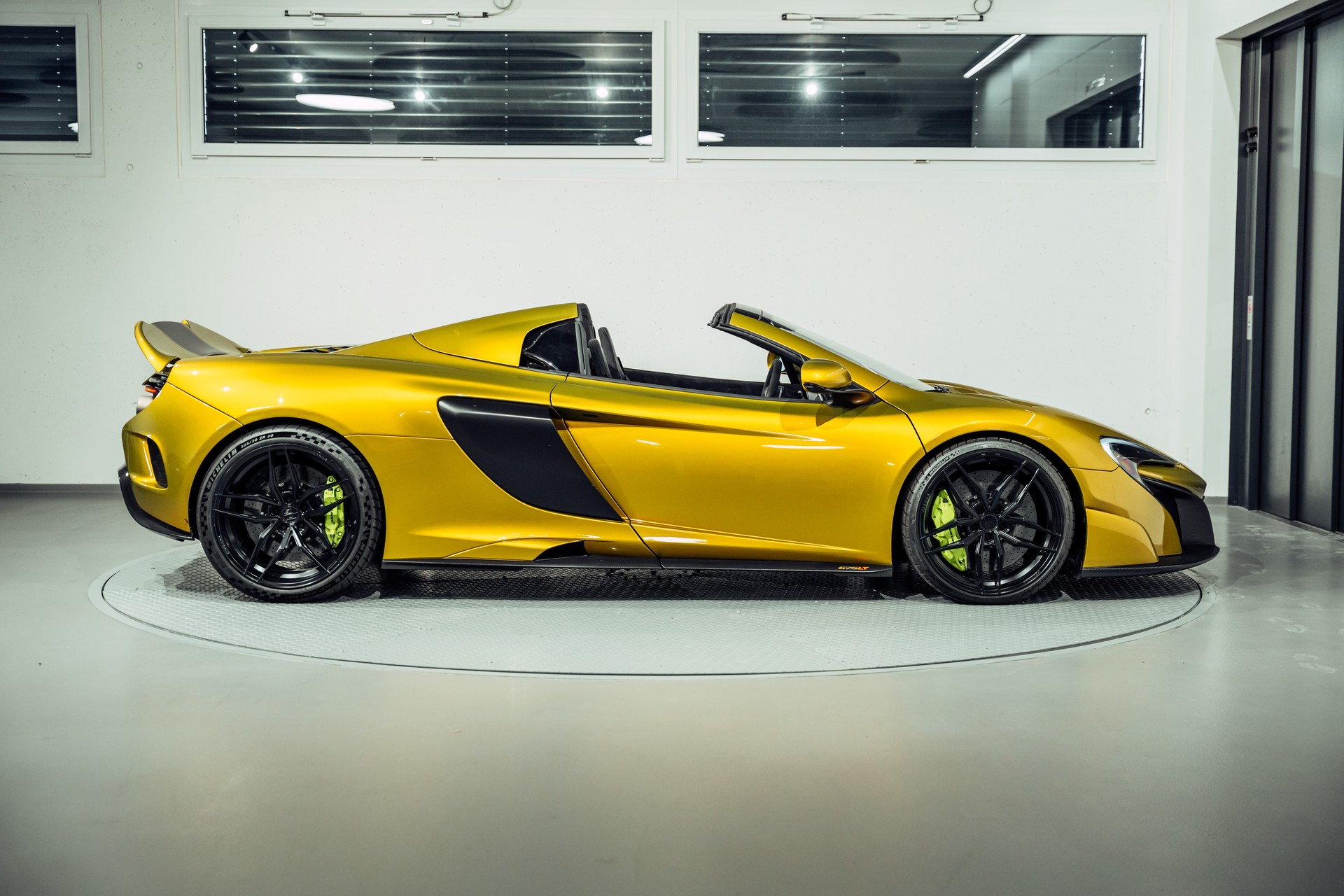 McLAREN 675LT Spider 3.8 V8 SSG-image-6