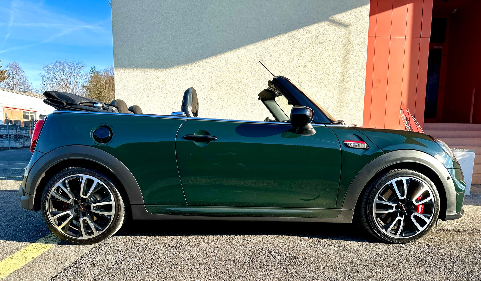 MINI Cooper John Cooper Works Cabriolet Steptronic-image-1