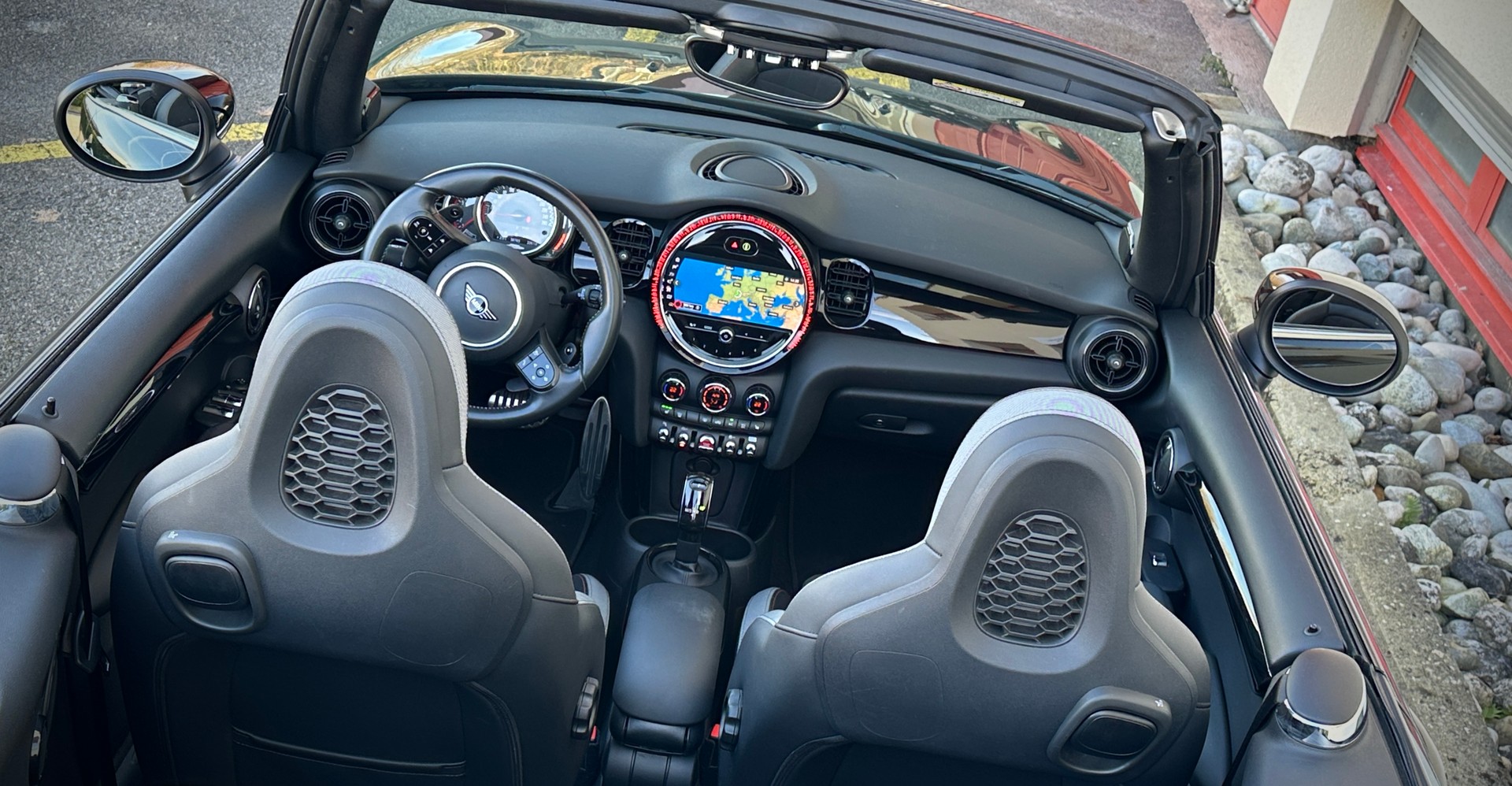 MINI Cooper John Cooper Works Cabriolet Steptronic-image-4