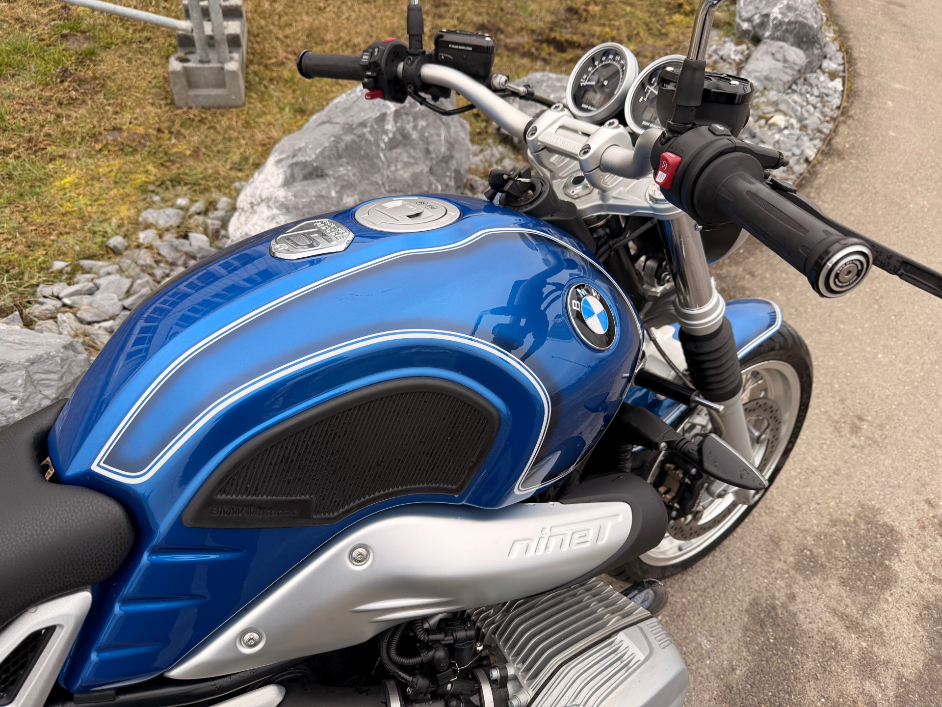 BMW R nineT /5 Sondermodell 50-Jahre BMW Werk Spandau-showroom-element-3
