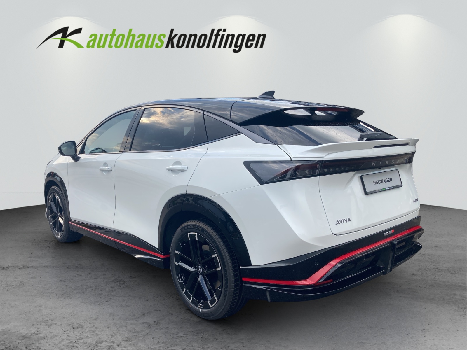 NISSAN Ariya Nismo e-4orce-showroom-element-2