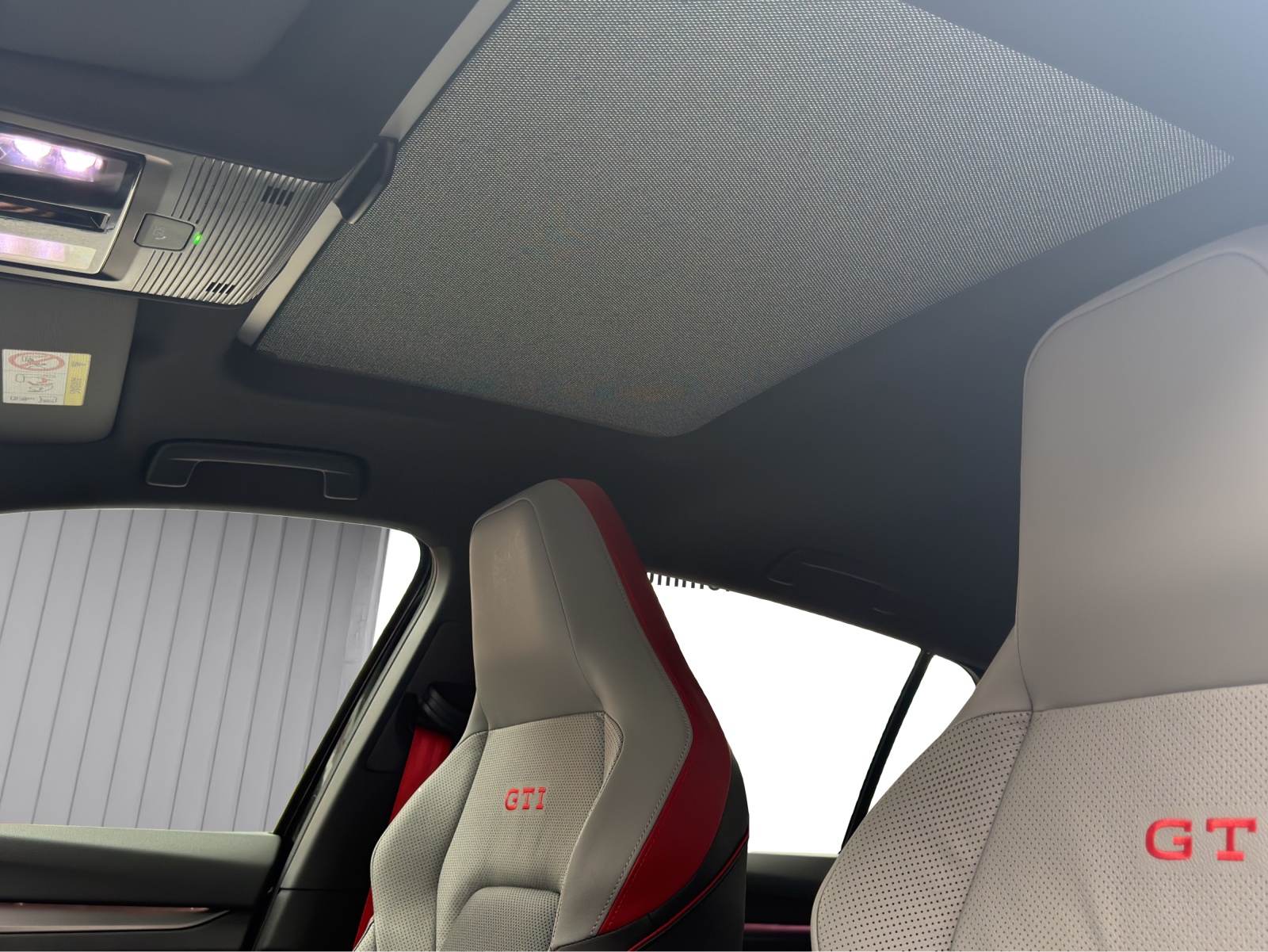 VW Golf 2.0 TSI GTI Edition 50 DSG-image-12
