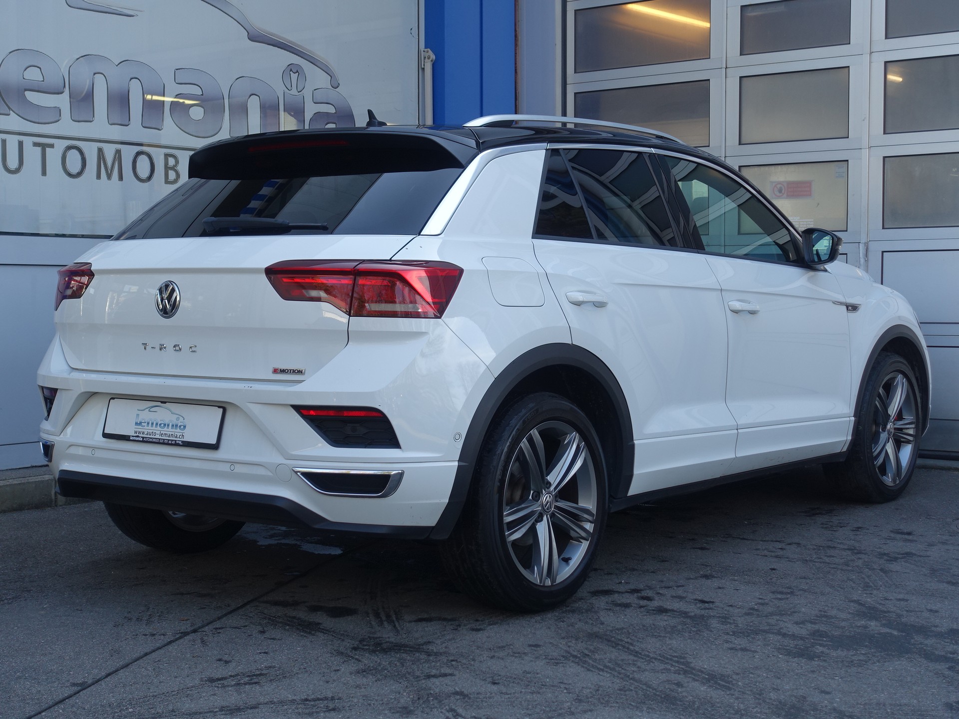 VW T-Roc 2.0 TSI Advance DSG 4Motion-image-4