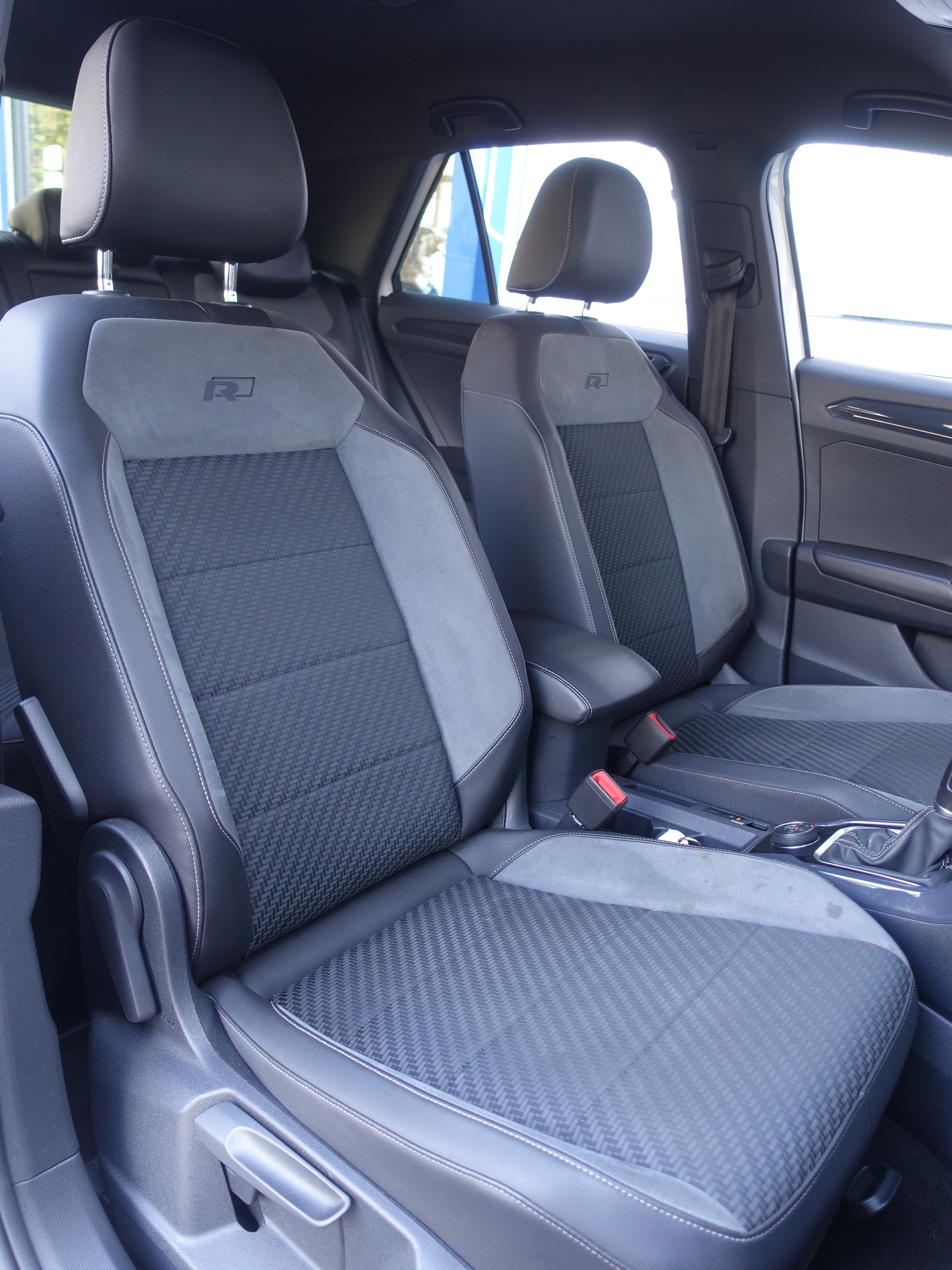 VW T-Roc 2.0 TSI Advance DSG 4Motion-image-9