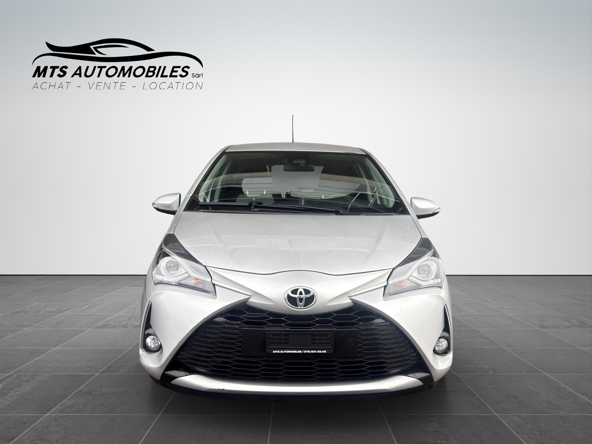 TOYOTA Yaris 1.5-image-1