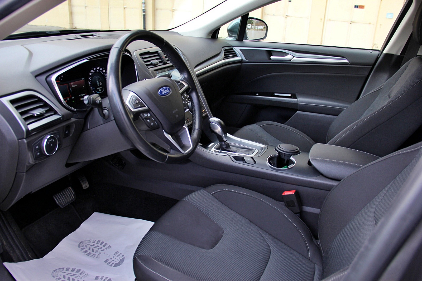FORD Mondeo 2.0 TDCi Titanium PowerShift-image-8