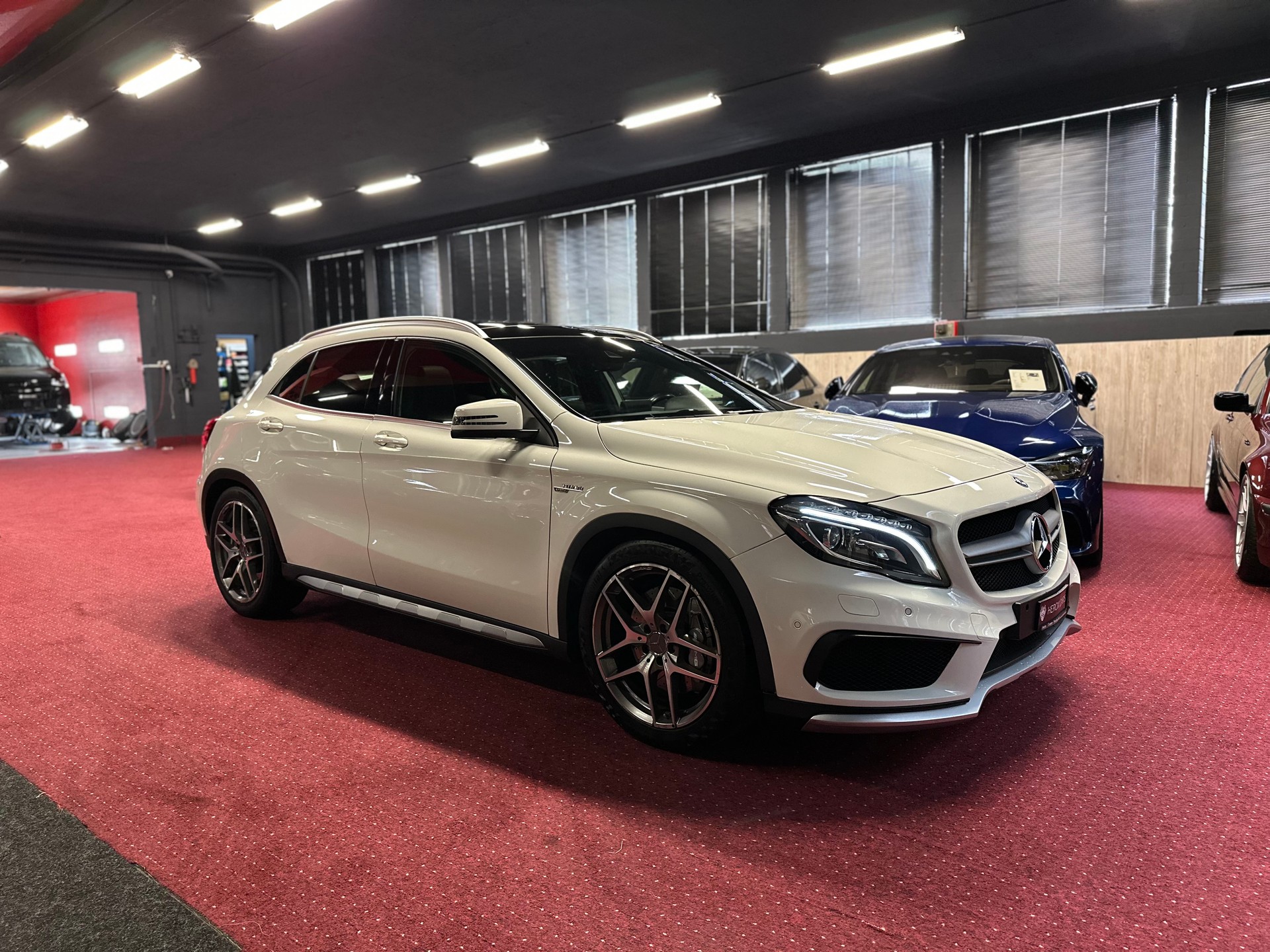 MERCEDES-BENZ GLA 45 AMG 4Matic 7G-DCT / ** Frisch ab MFK + Service / 12 MT Garantie **-showroom-element-2
