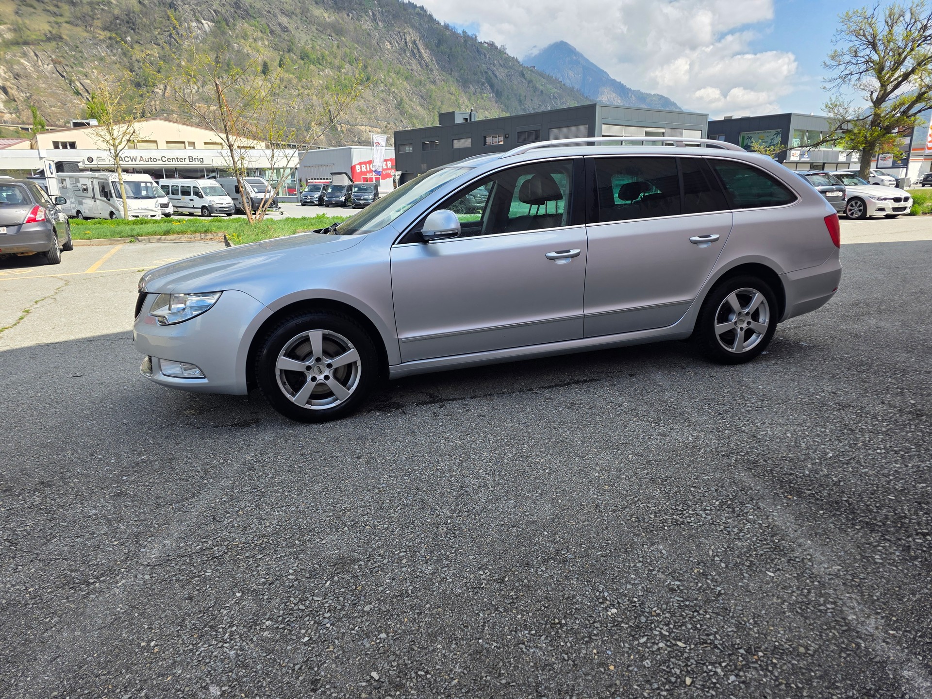 SKODA Superb Combi 2.0 TDi AllDrive 4x4-image-3