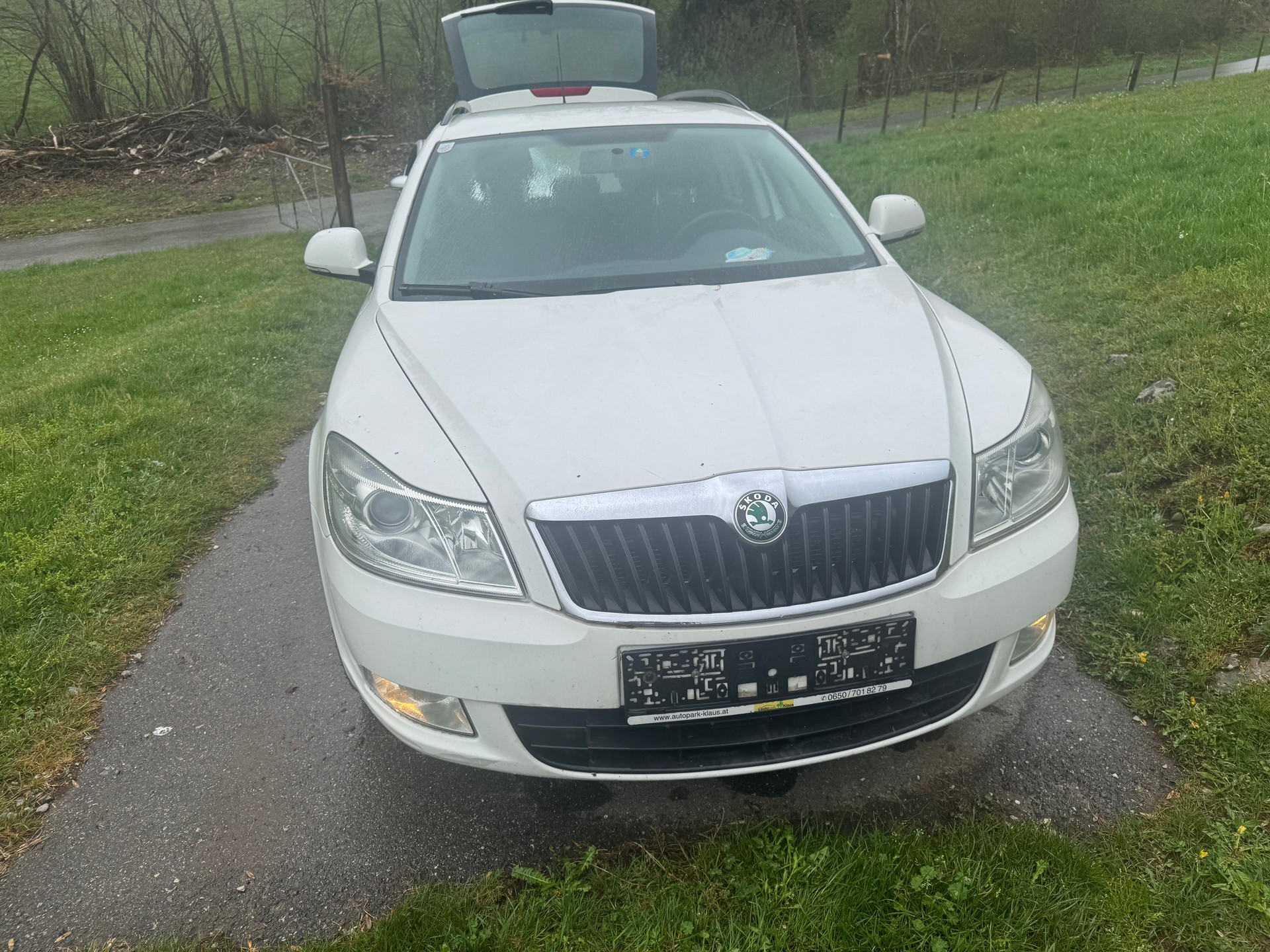SKODA Octavia Combi 1.6 TDI Clever-image-2