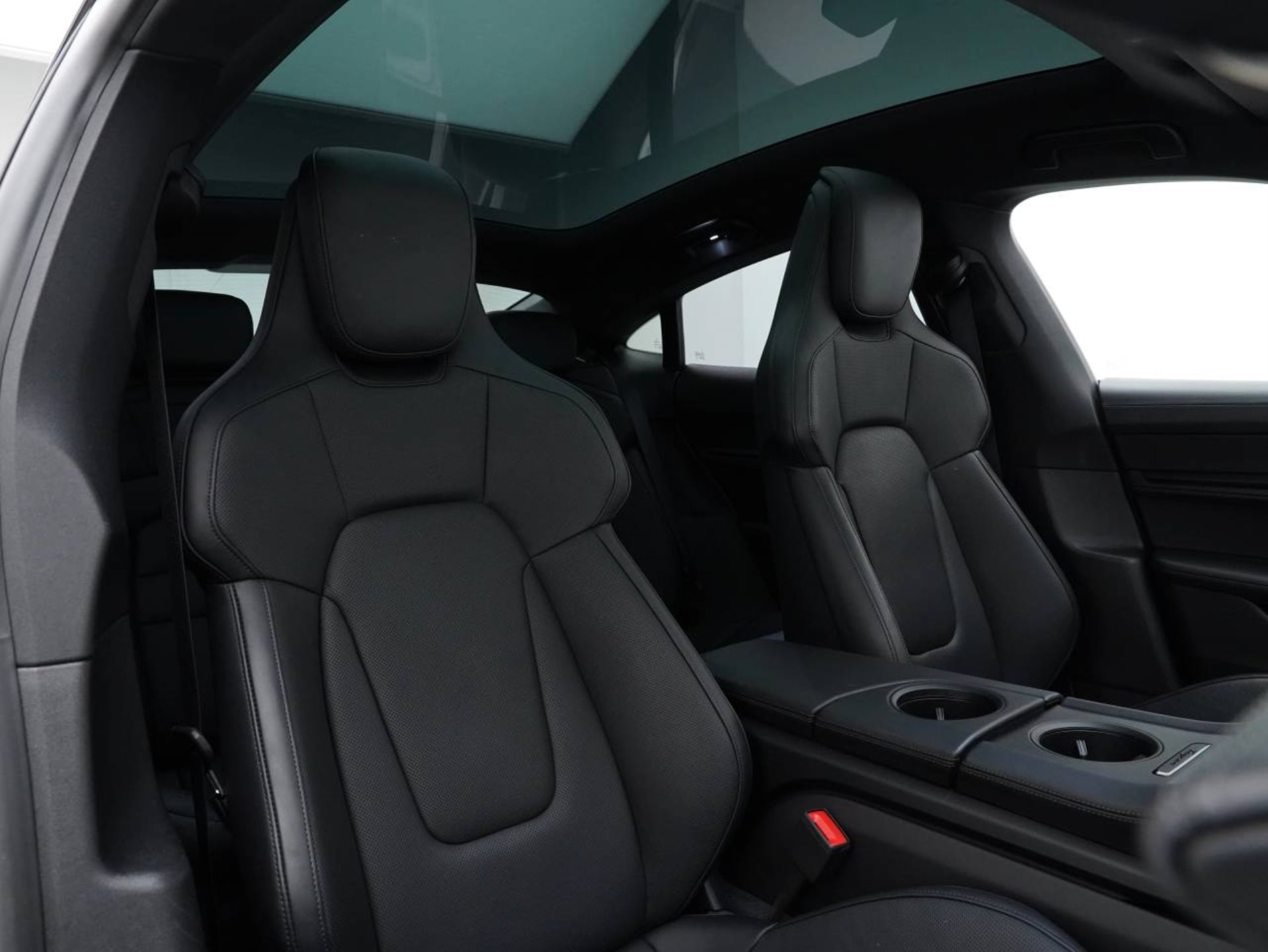 PORSCHE Taycan 4S-image-26