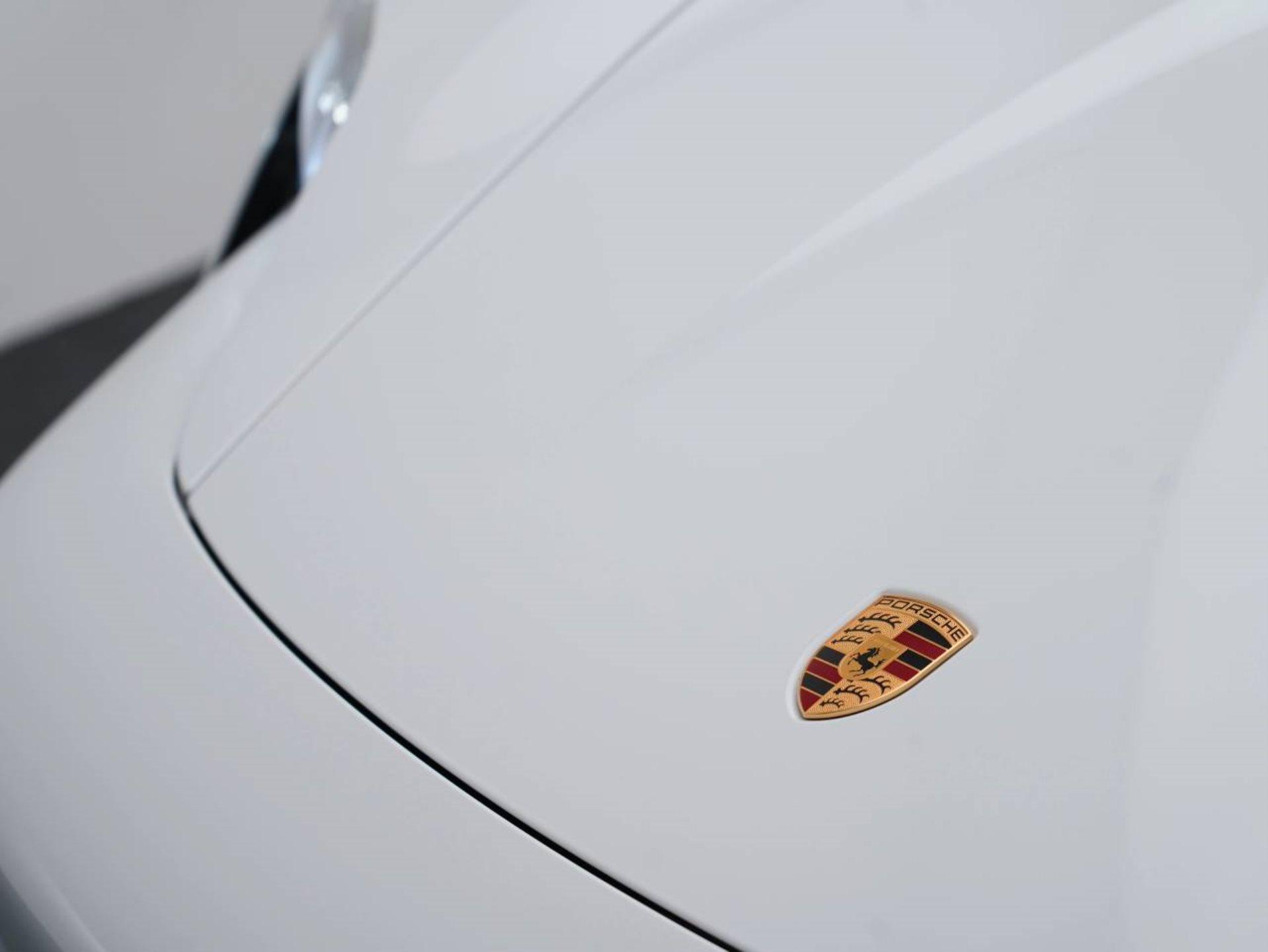PORSCHE Taycan 4S-image-10