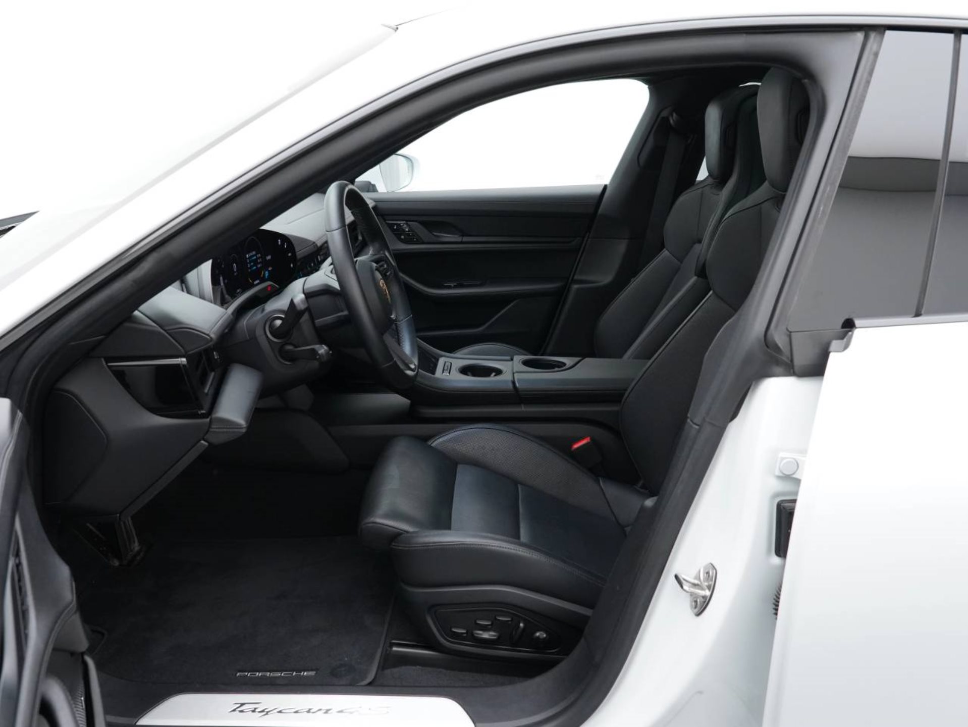 PORSCHE Taycan 4S-image-4