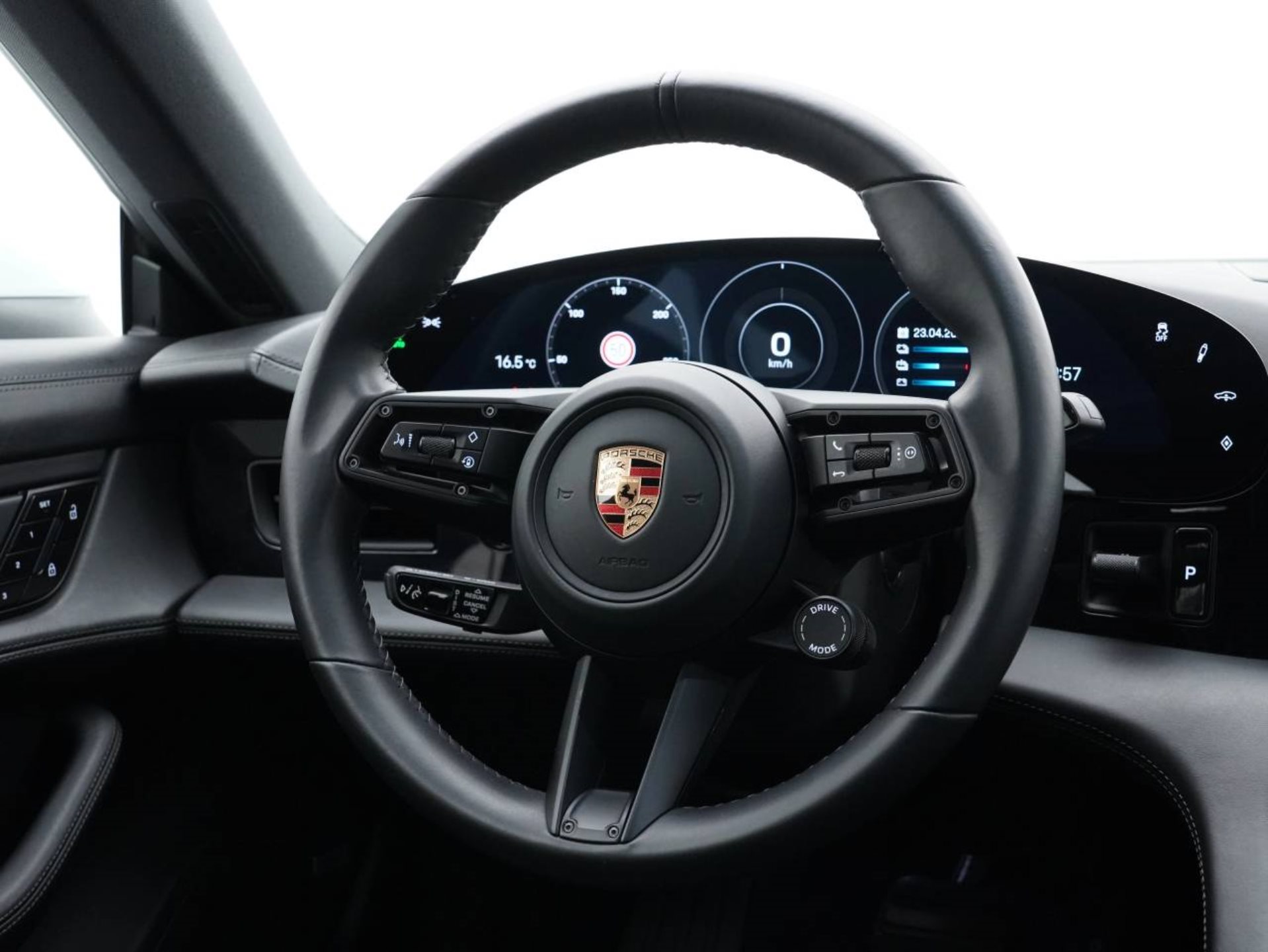 PORSCHE Taycan 4S-image-15