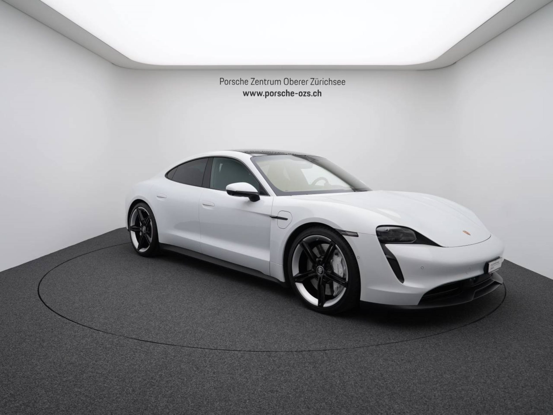 PORSCHE Taycan 4S-image-8