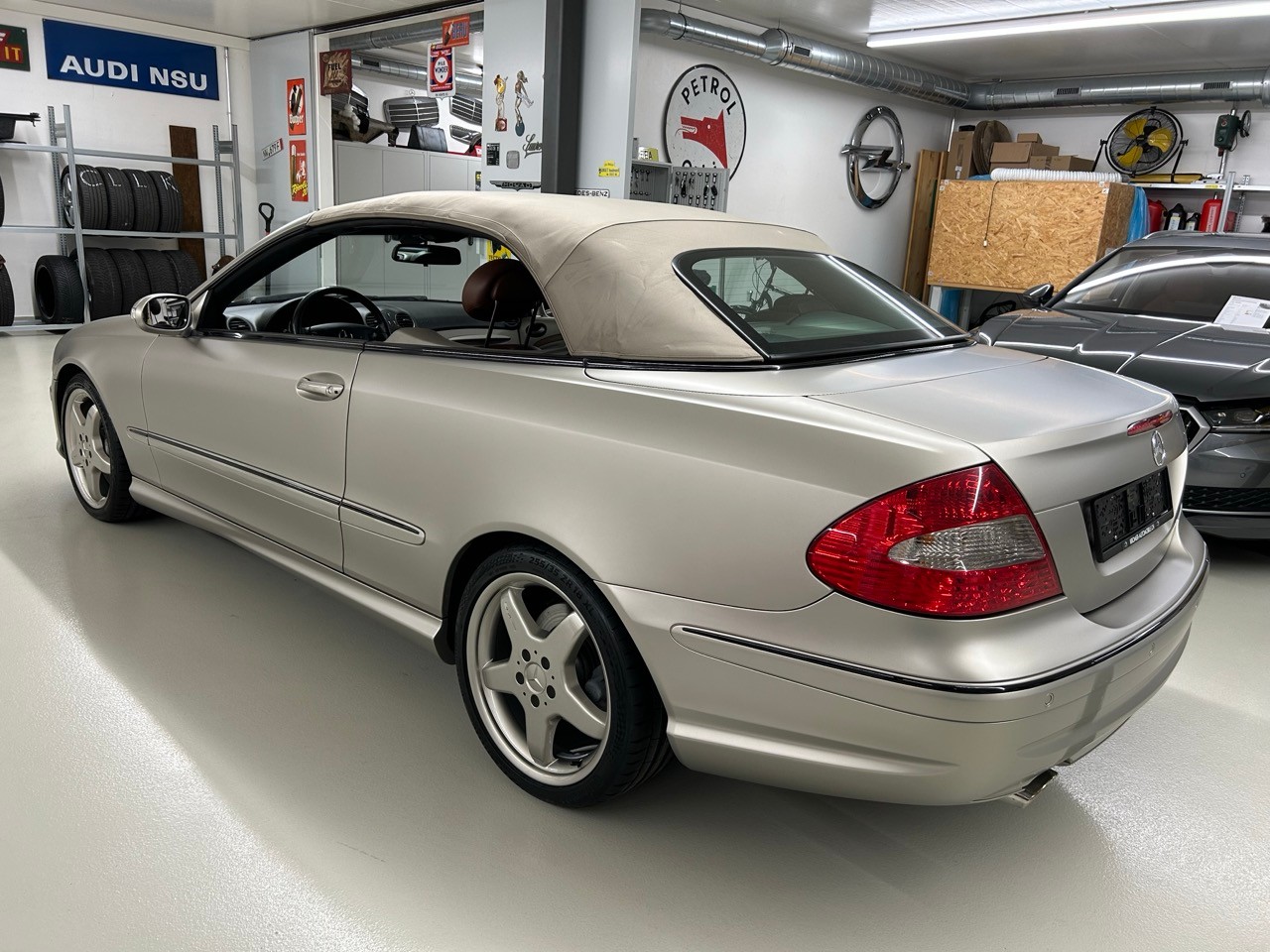 MERCEDES-BENZ CLK 500 Elégance 7G-Tronic Armani Limited-image-3
