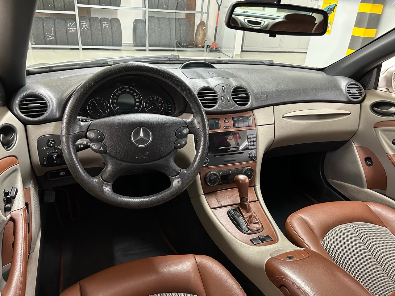 MERCEDES-BENZ CLK 500 Elégance 7G-Tronic Armani Limited-image-8