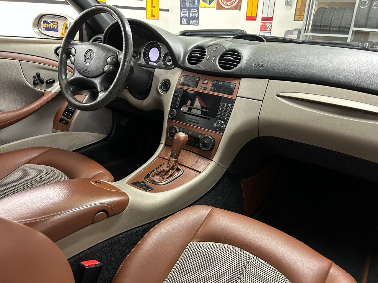 MERCEDES-BENZ CLK 500 Elégance 7G-Tronic Armani Limited-image-14