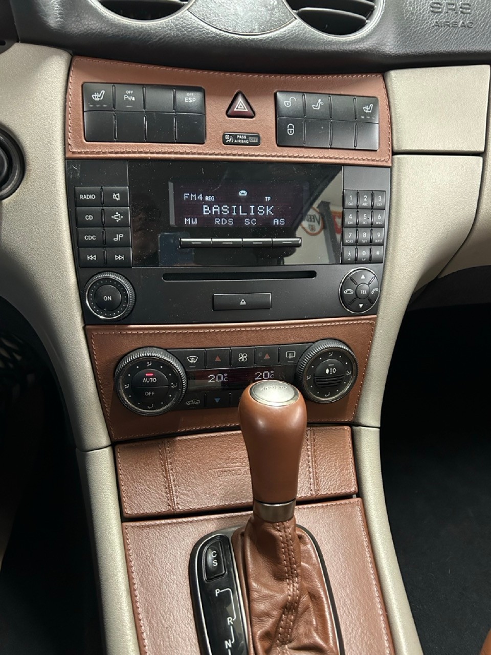 MERCEDES-BENZ CLK 500 Elégance 7G-Tronic Armani Limited-image-11
