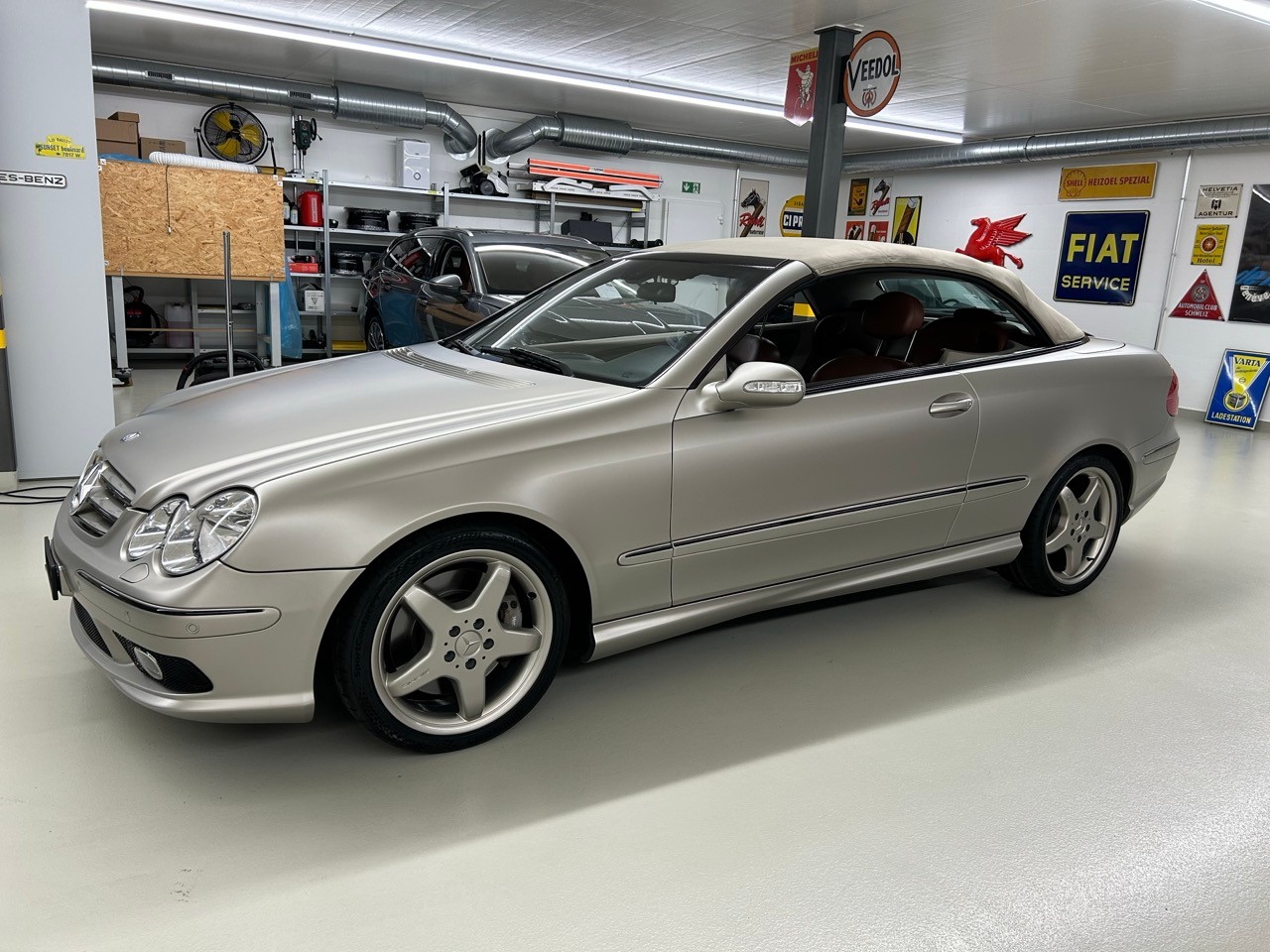 MERCEDES-BENZ CLK 500 Elégance 7G-Tronic Armani Limited-image-1