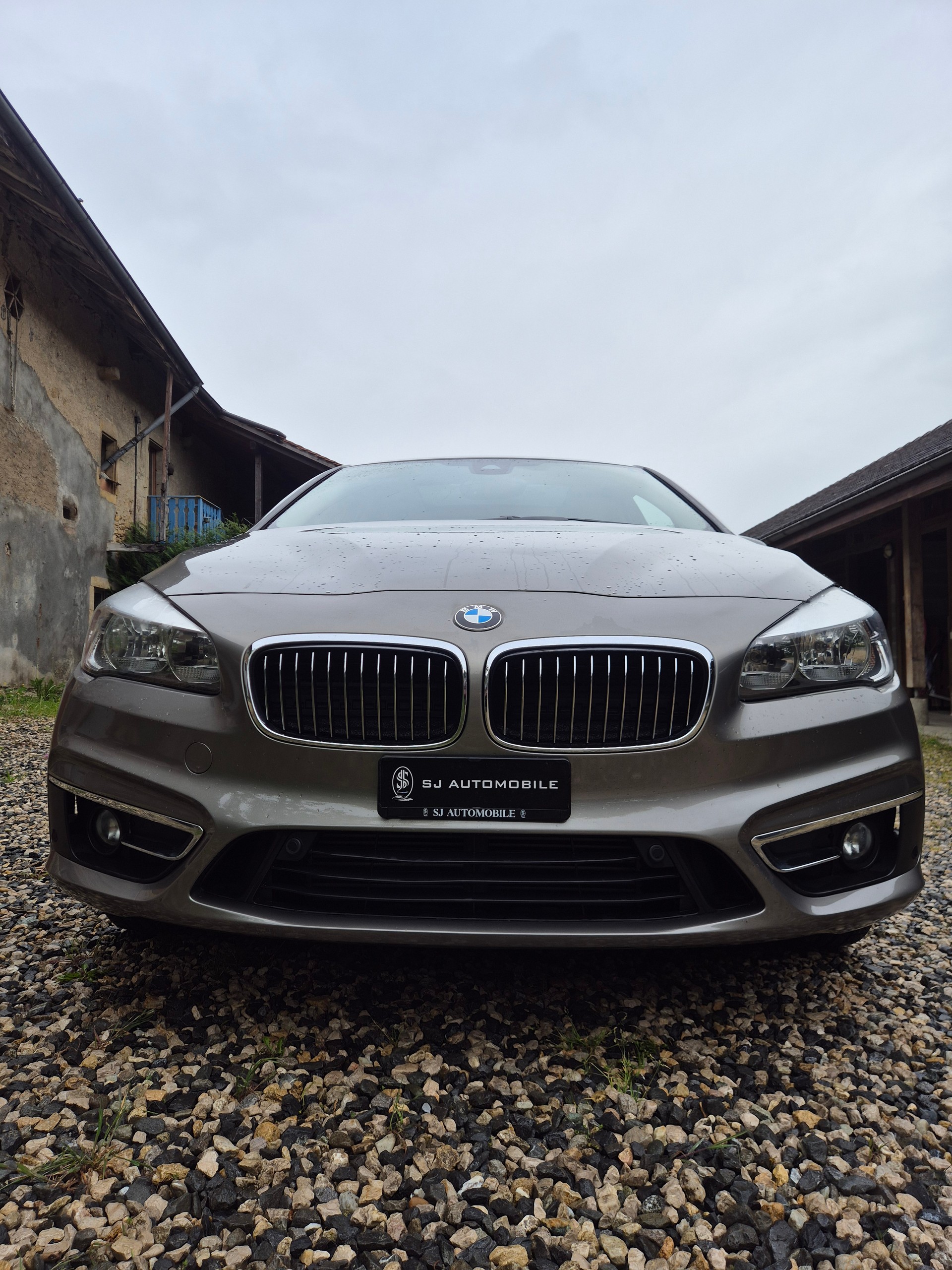 BMW 225i xDrive Active Tourer Luxury Line Steptronic-image-7