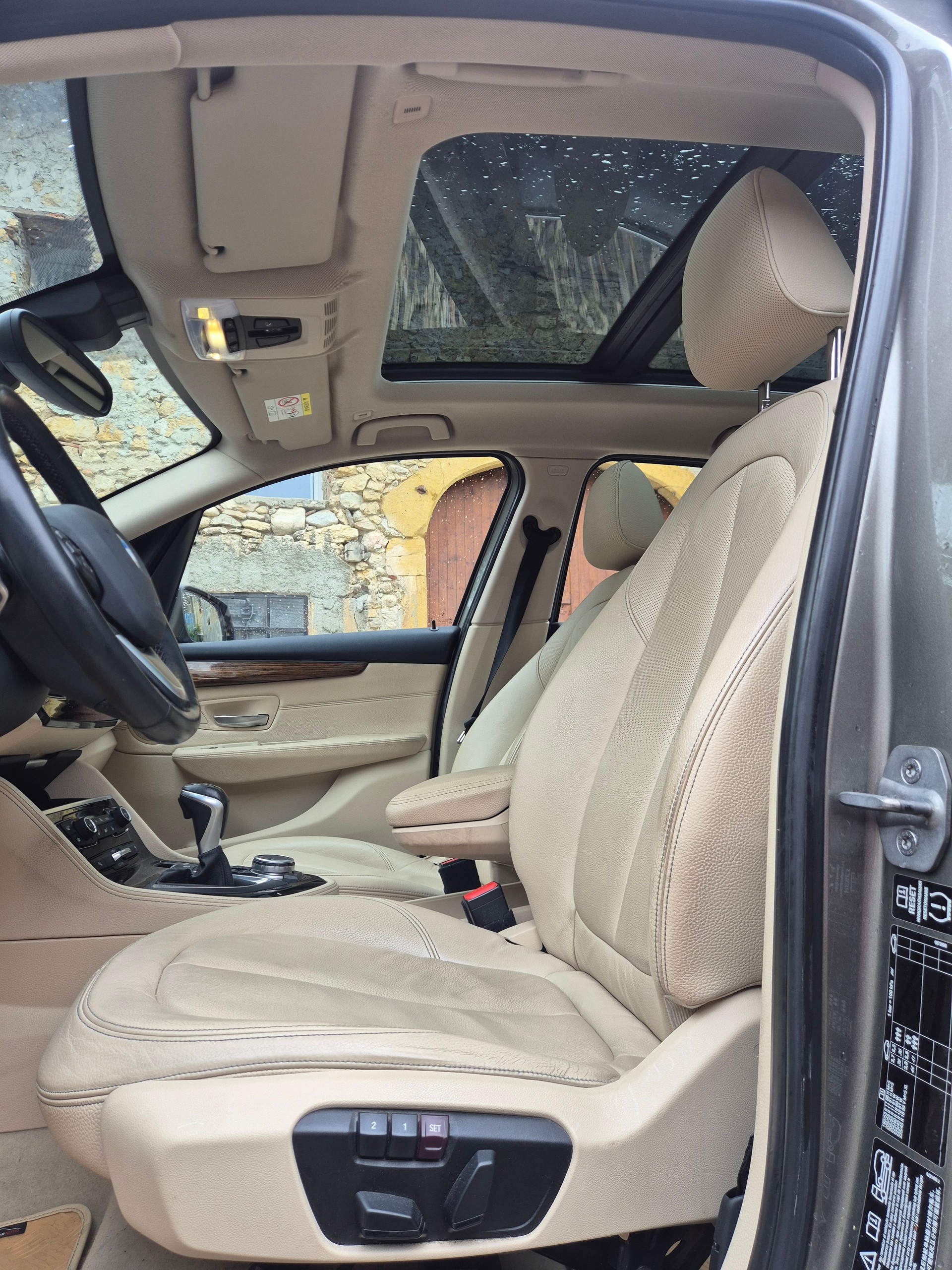 BMW 225i xDrive Active Tourer Luxury Line Steptronic-image-8