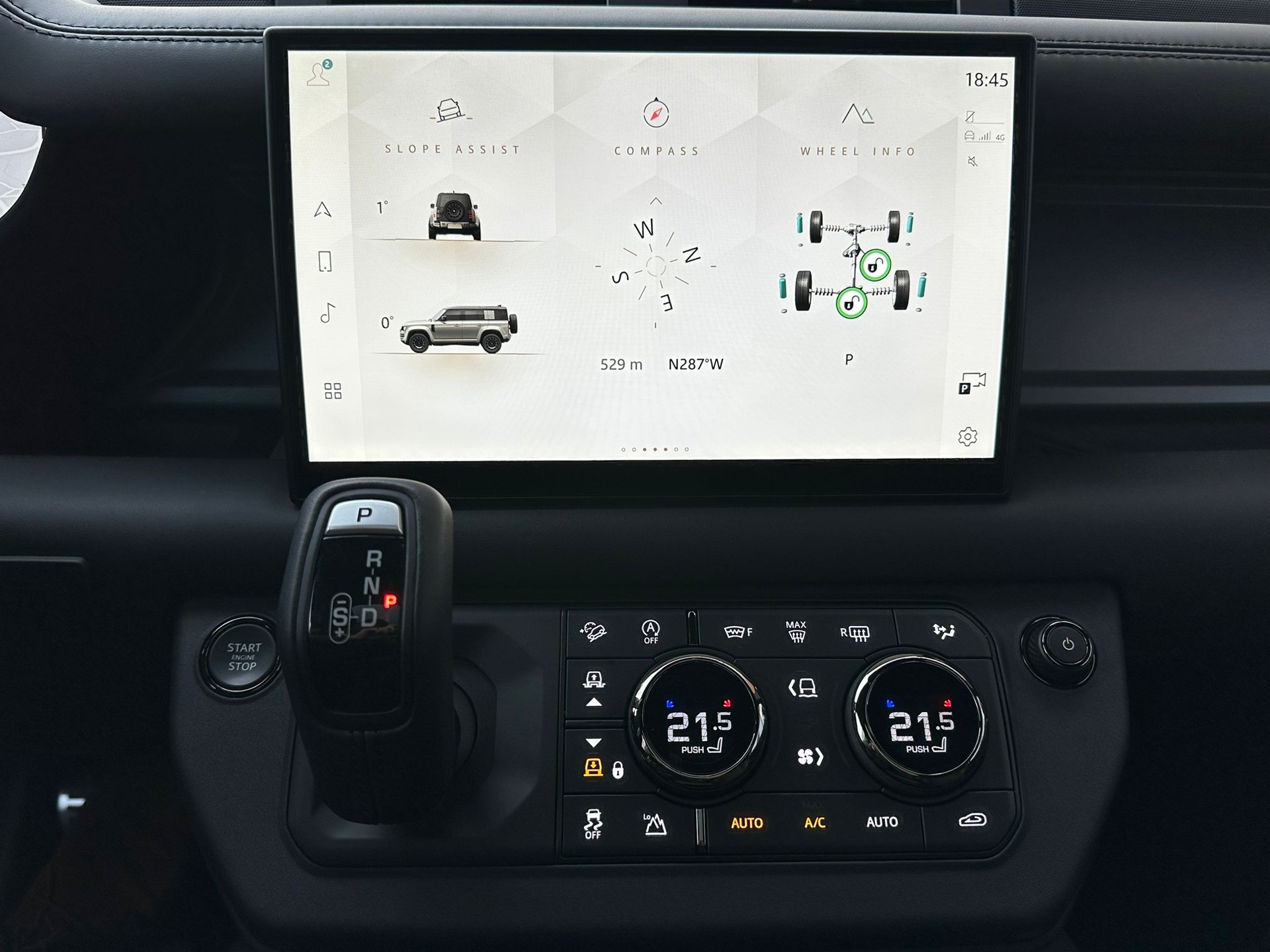 LAND ROVER Defender 110 4.4 V8 Octa / CH Auslieferung mit Gratis Service-image-11