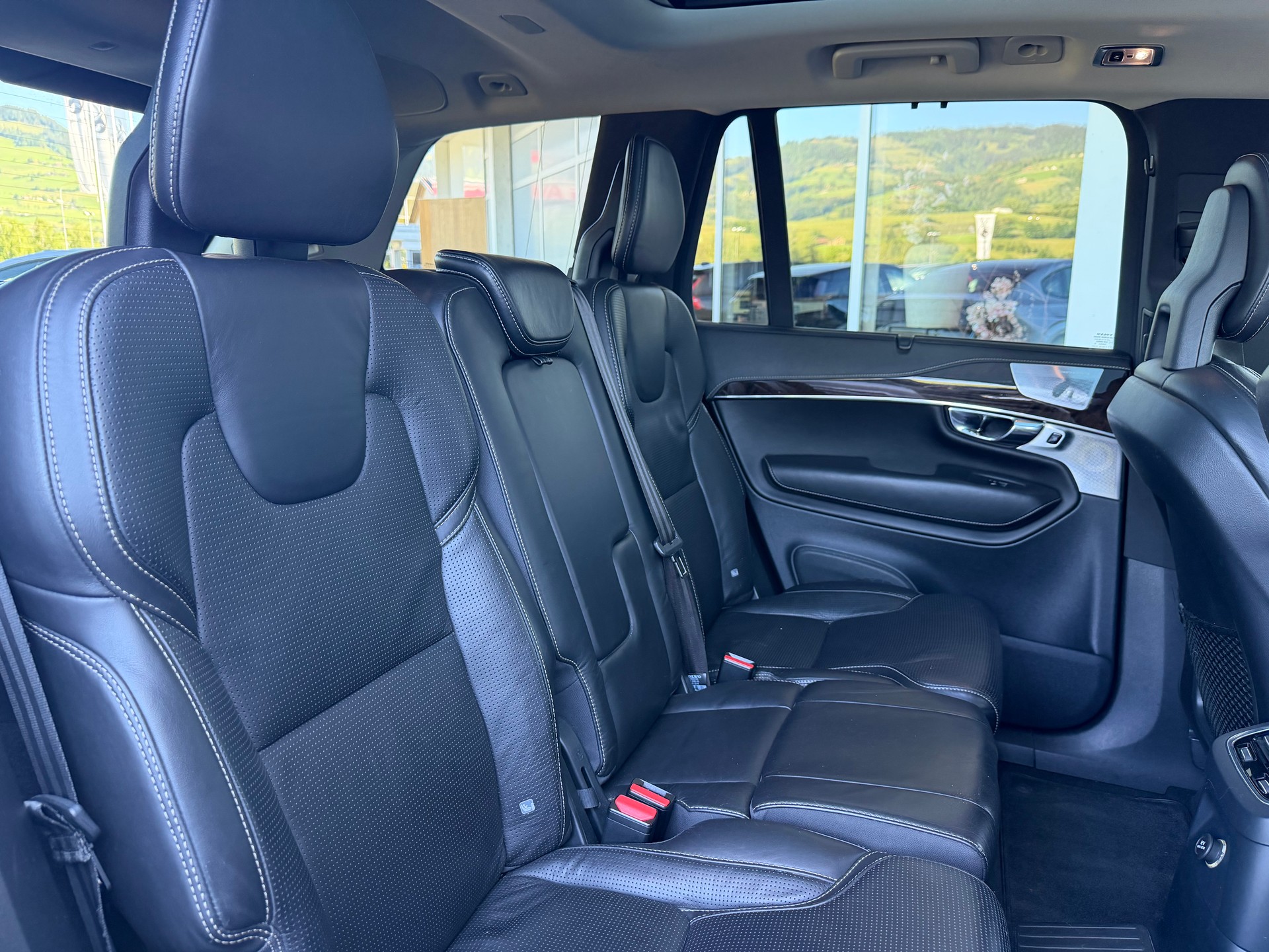 VOLVO XC90 T8 AWD Inscription Geartronic-image-4