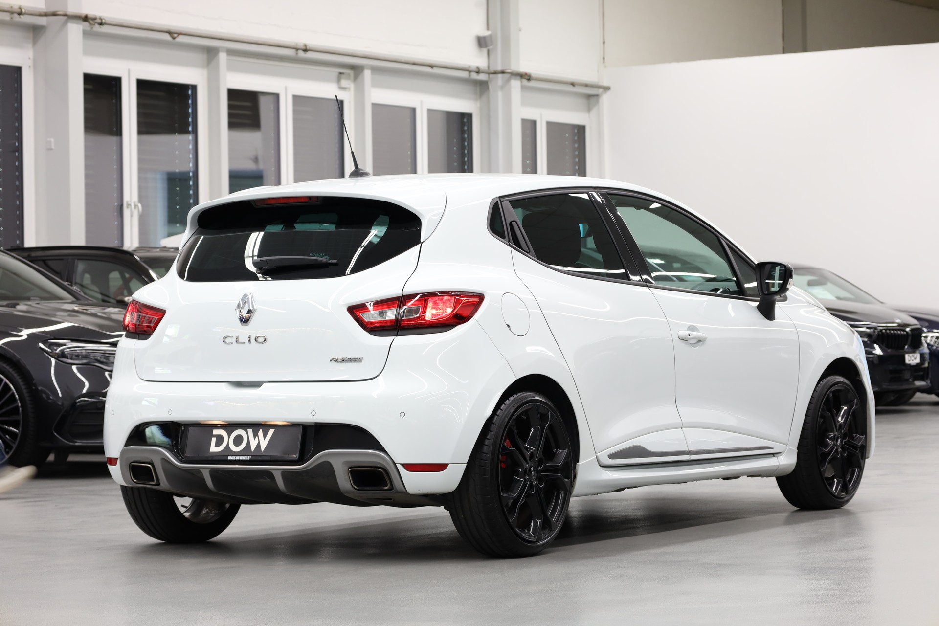 RENAULT Clio Sport 1.6 T 200 RS-image-5