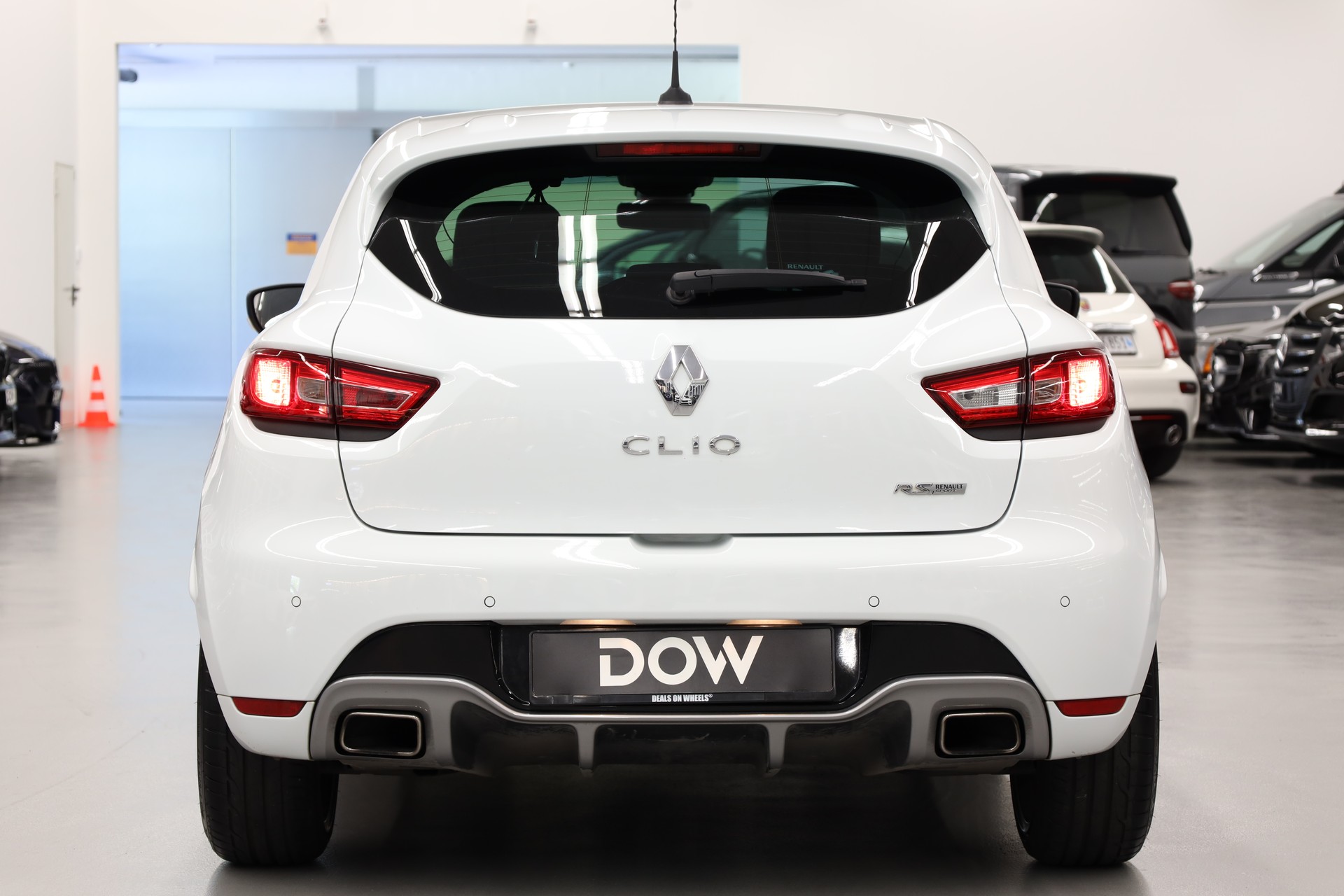 RENAULT Clio Sport 1.6 T 200 RS-image-7