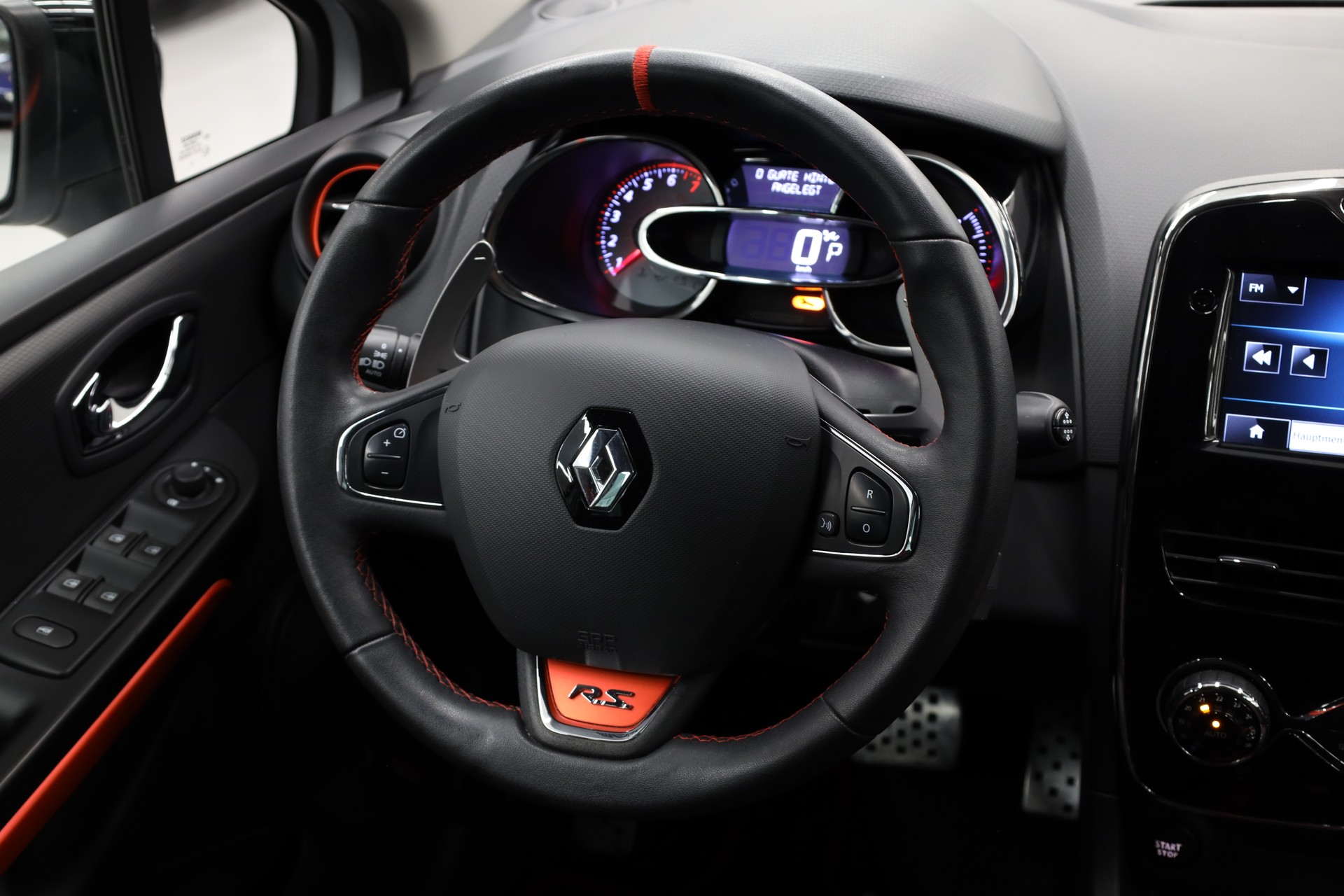 RENAULT Clio Sport 1.6 T 200 RS-image-17
