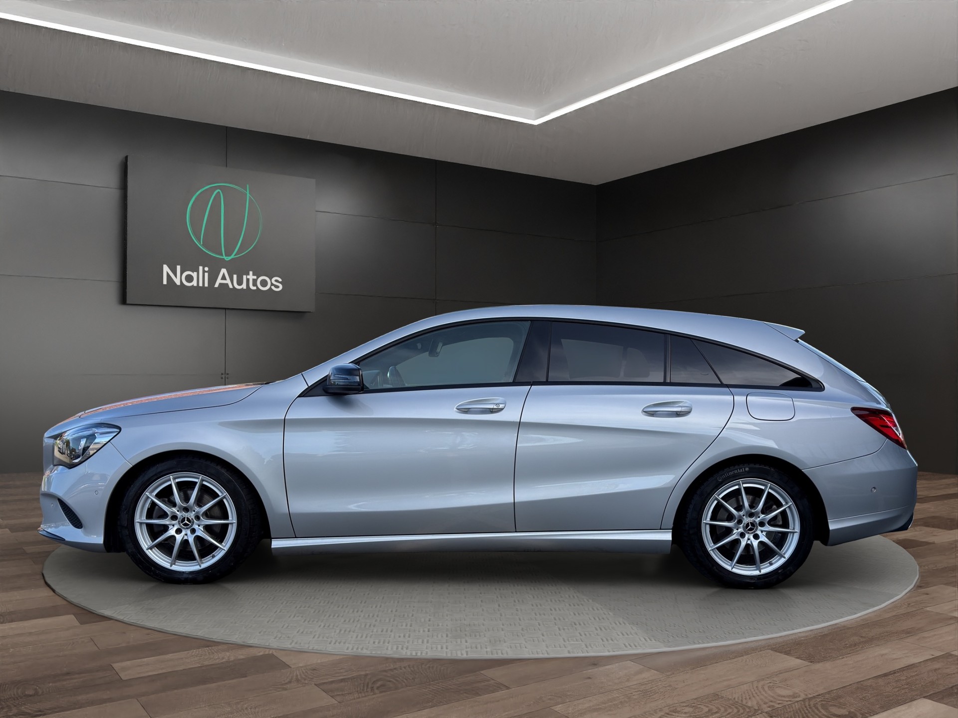 MERCEDES-BENZ CLA Shooting Brake 200 AMG Line 7G-DCT-showroom-element-3