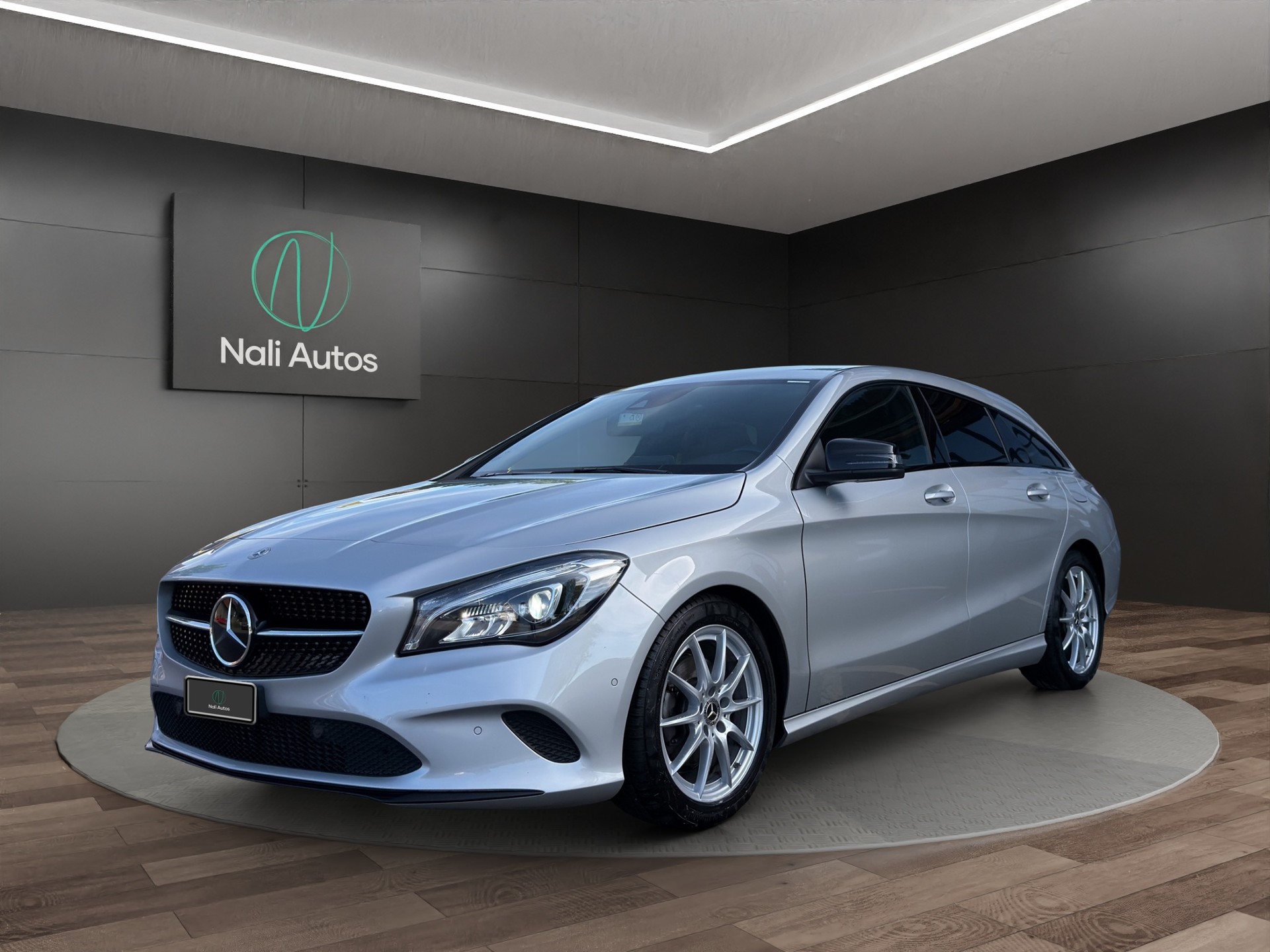 MERCEDES-BENZ CLA Shooting Brake 200 AMG Line 7G-DCT-showroom-element-1