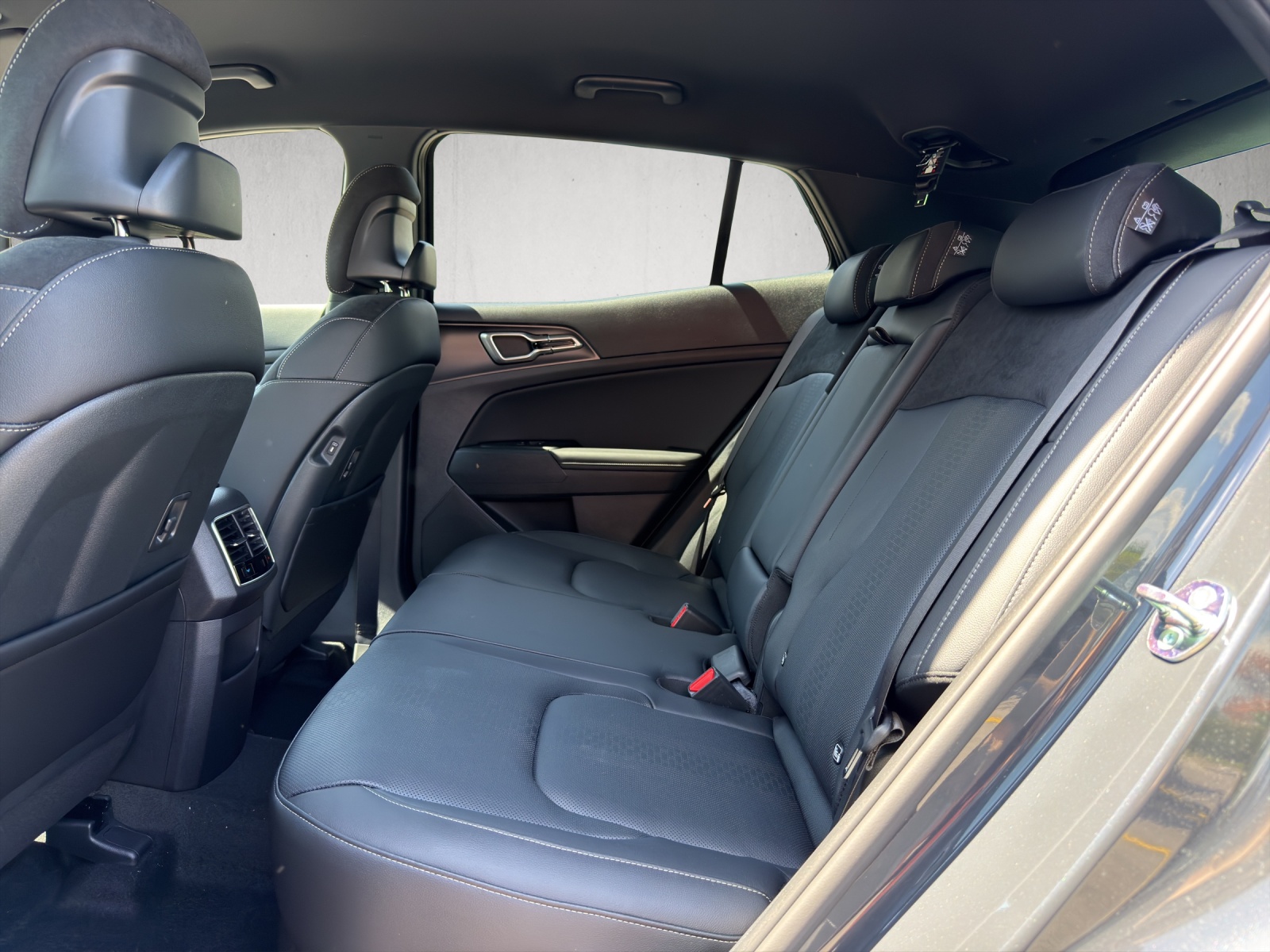 KIA Sportage 1.6 T-GDi Hybrid Black Edition-image-14