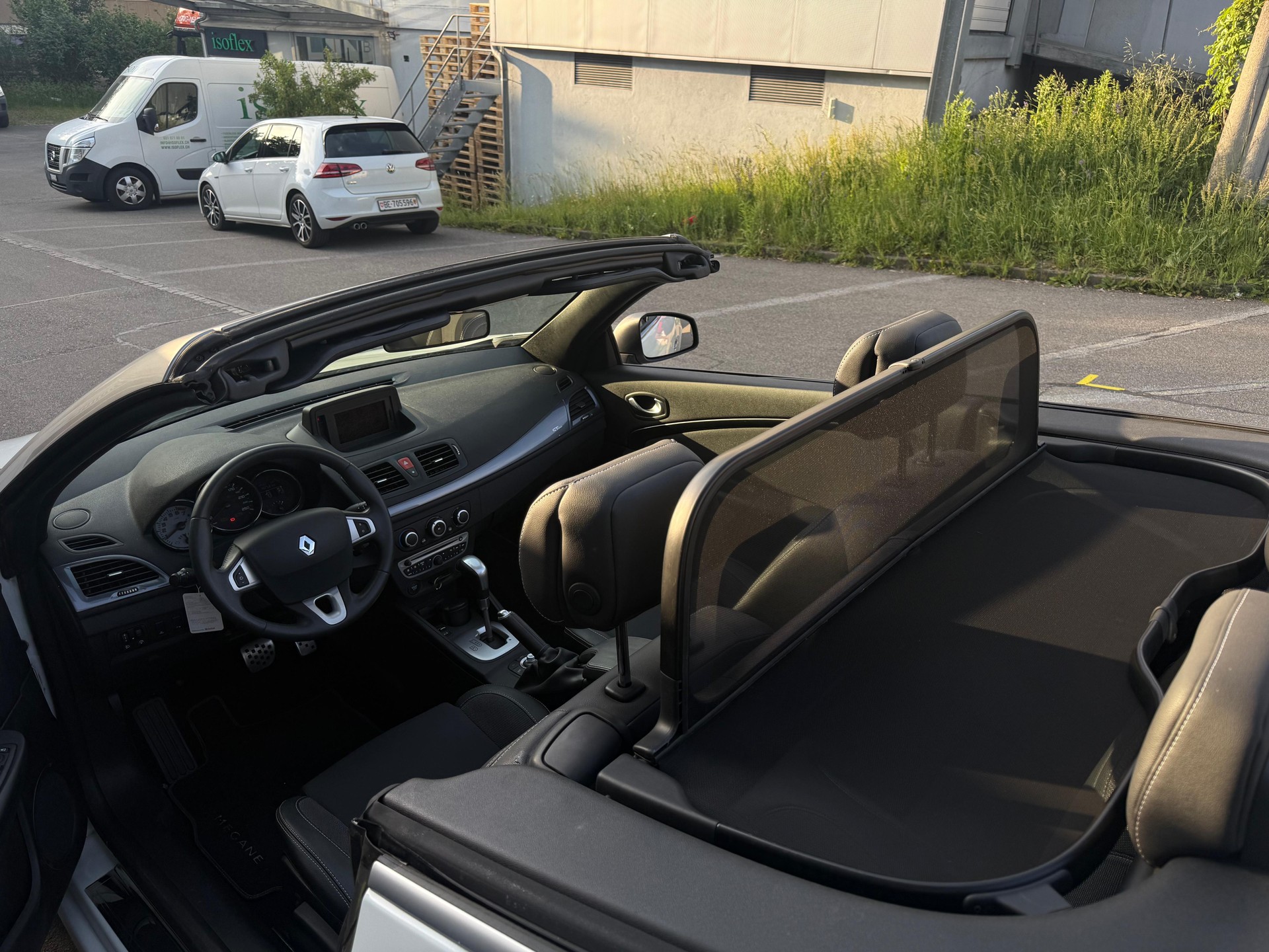 RENAULT Mégane CC 2.0 16V Dynamique CVT-image-9