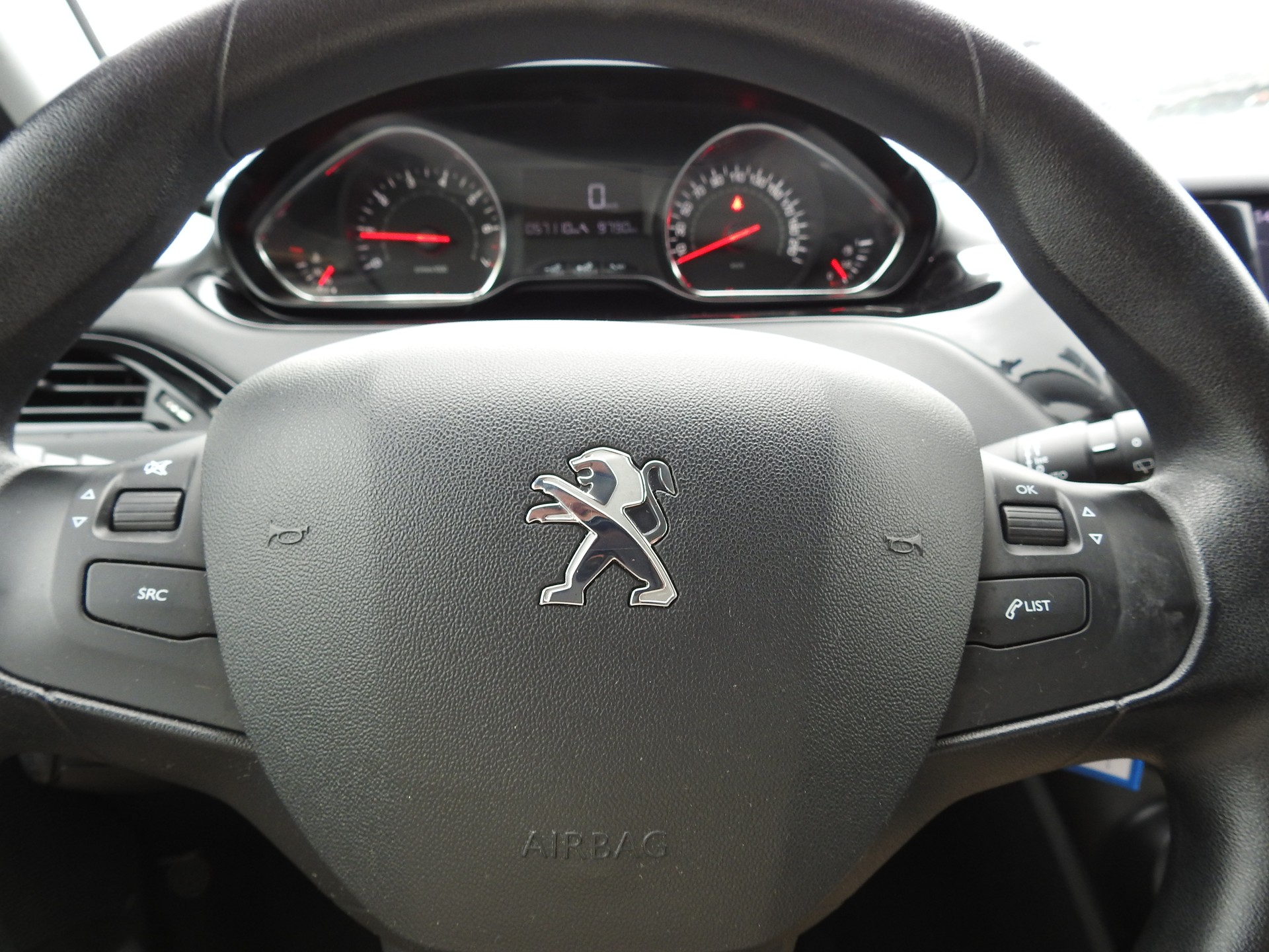 PEUGEOT 208 1.4 VTI Active-image-26