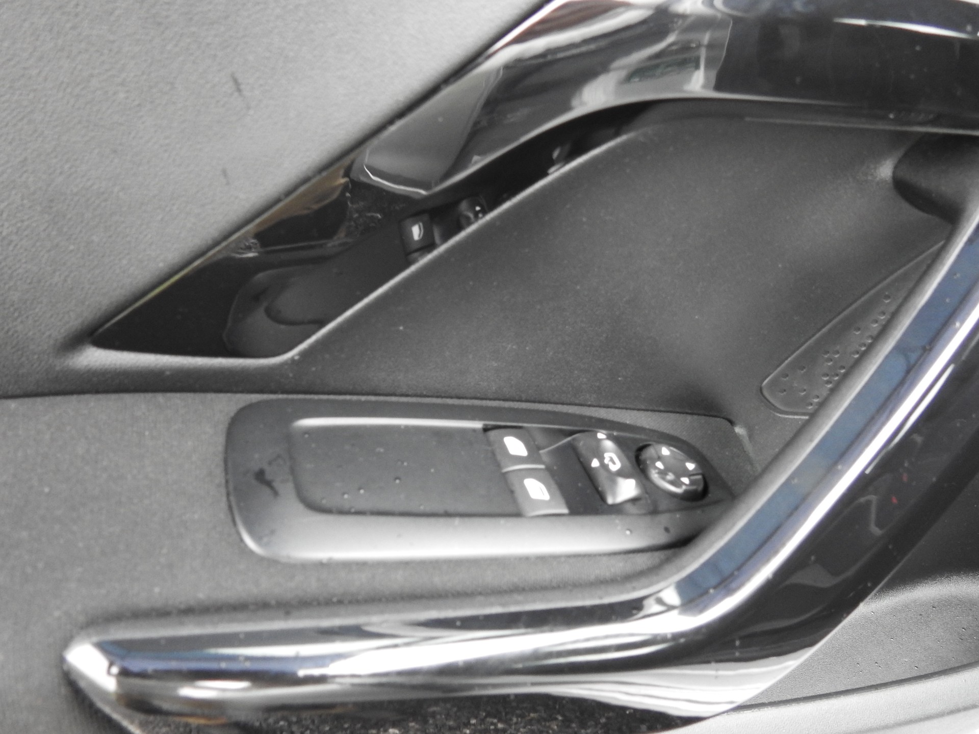 PEUGEOT 208 1.4 VTI Active-image-11