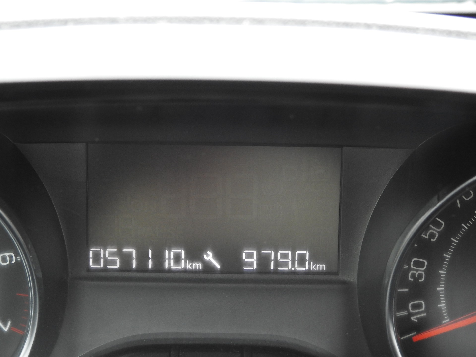 PEUGEOT 208 1.4 VTI Active-image-22