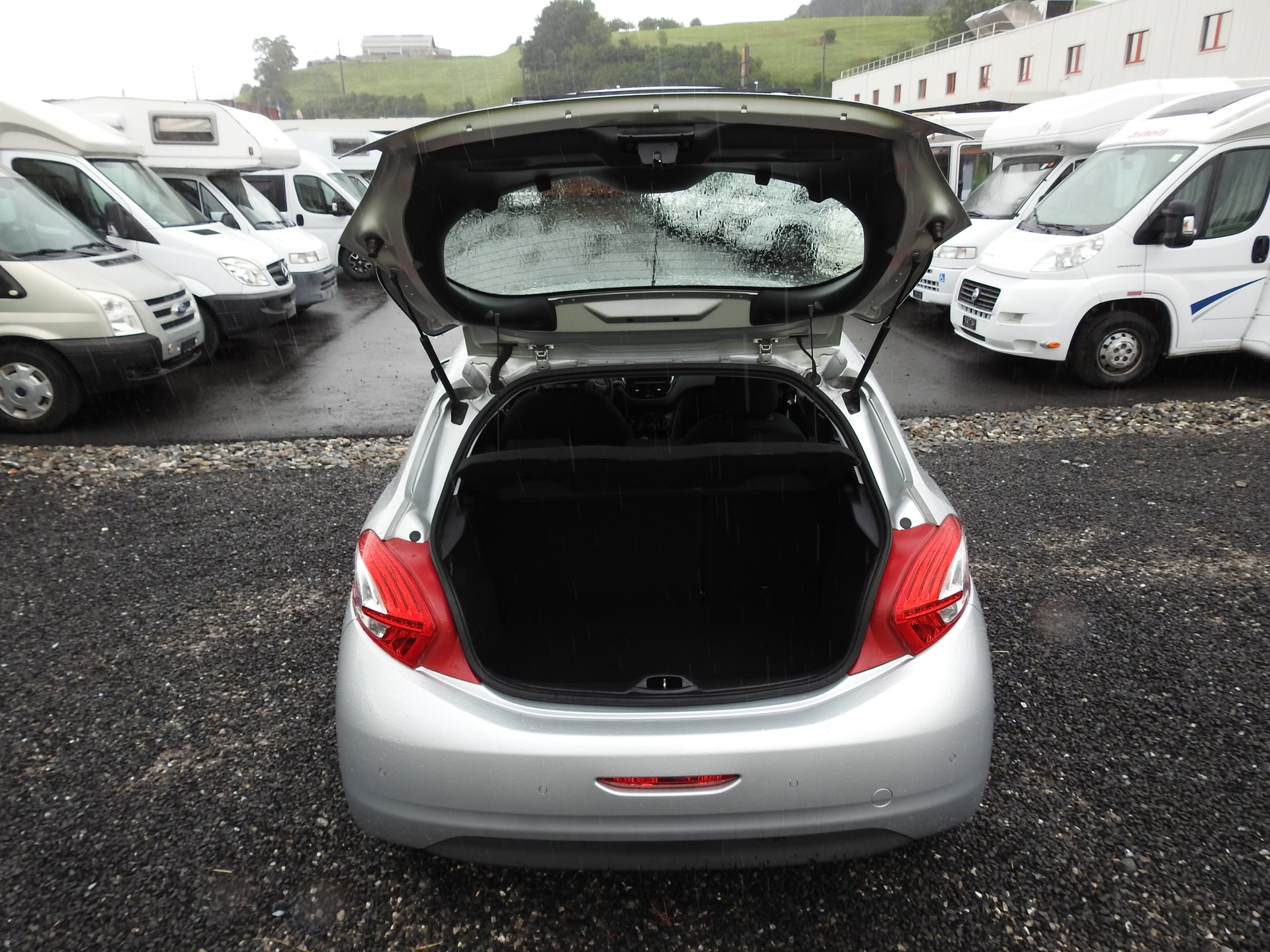 PEUGEOT 208 1.4 VTI Active-image-12