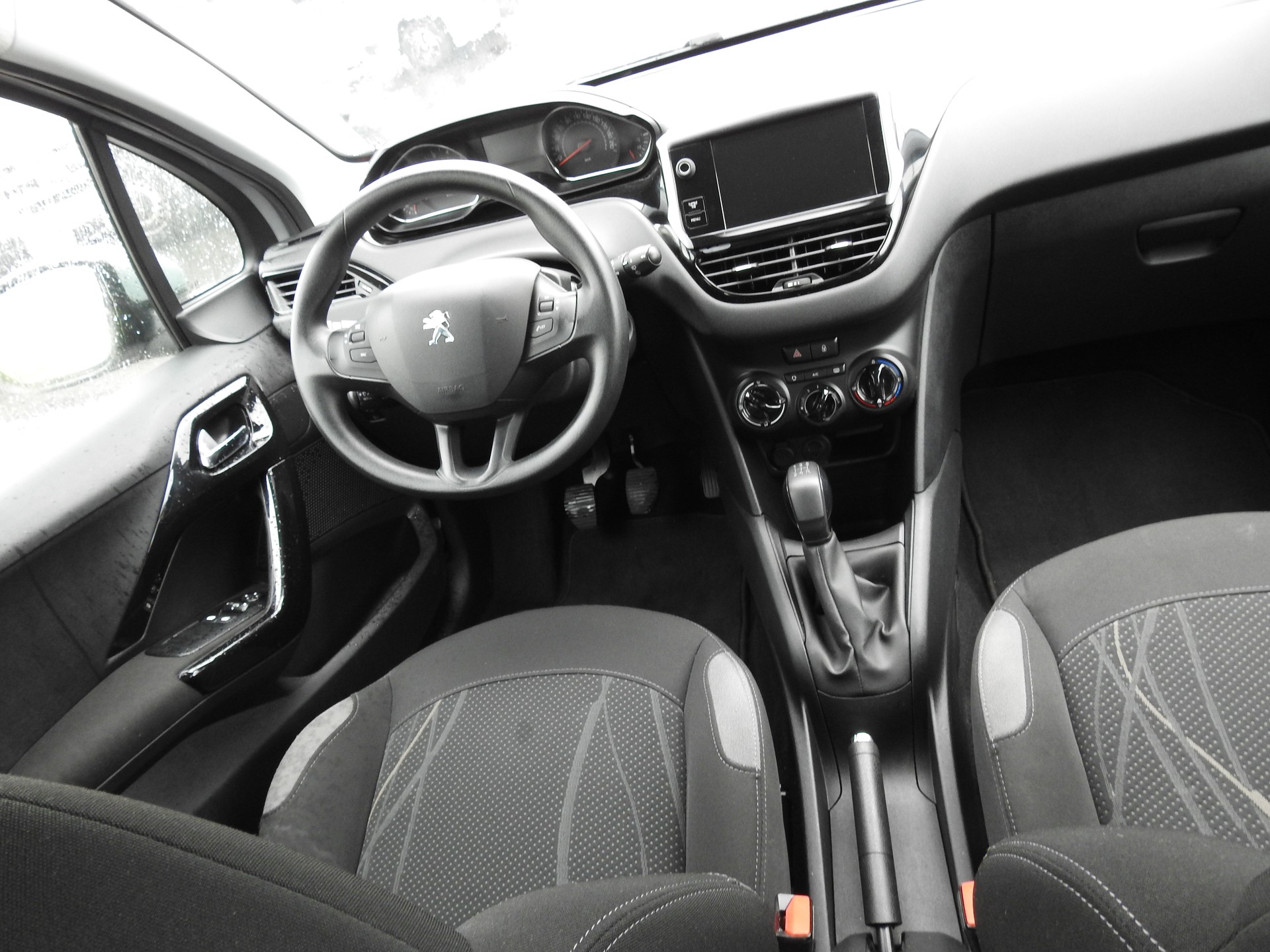 PEUGEOT 208 1.4 VTI Active-image-19
