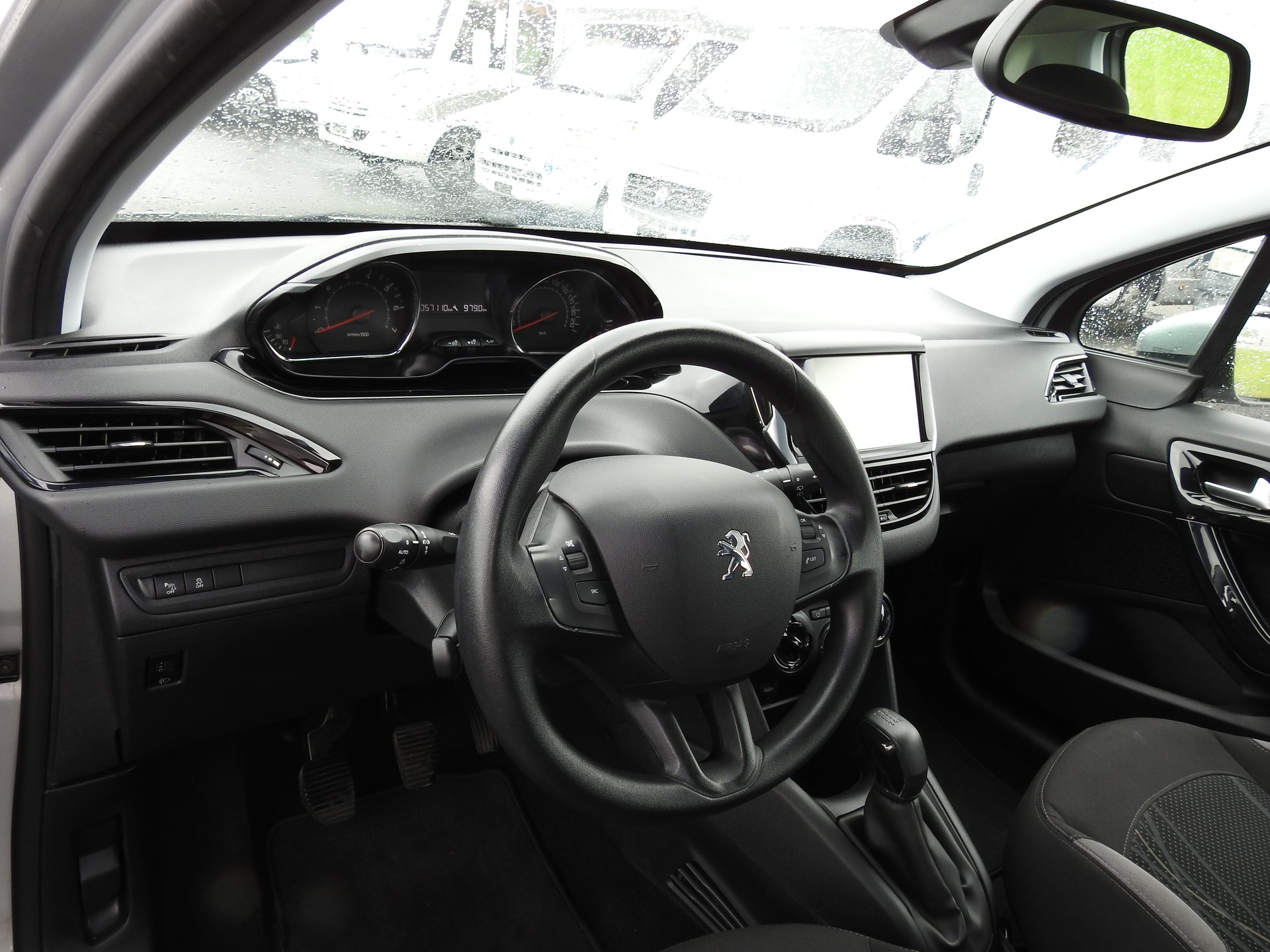 PEUGEOT 208 1.4 VTI Active-image-10
