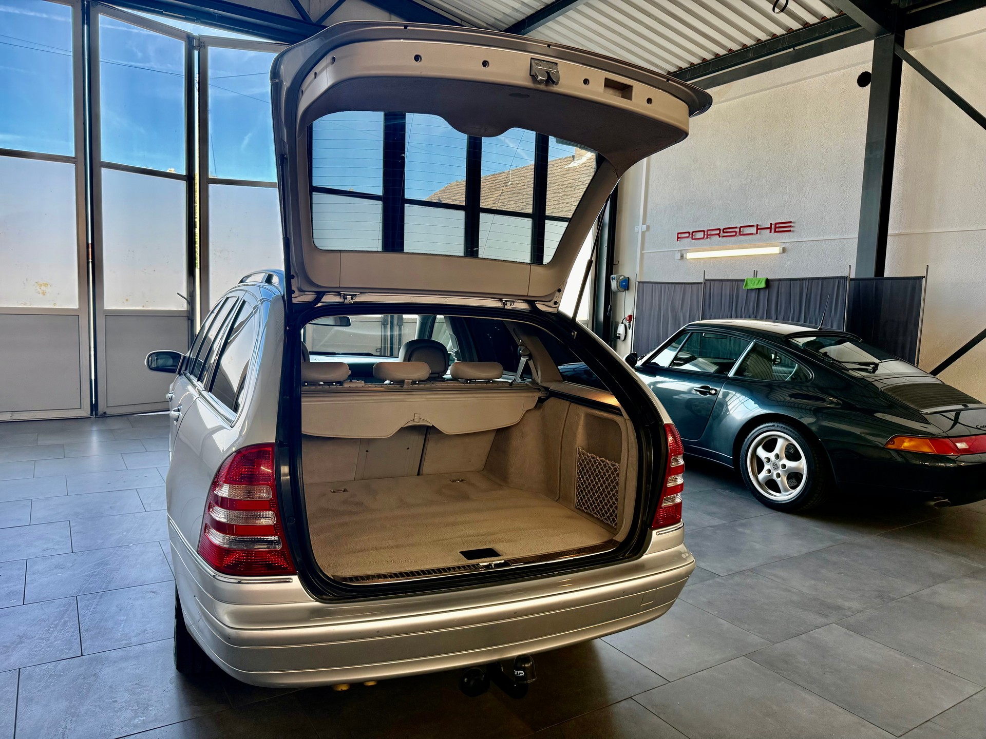 MERCEDES-BENZ C 350 Elégance 4Matic Automatic-image-5