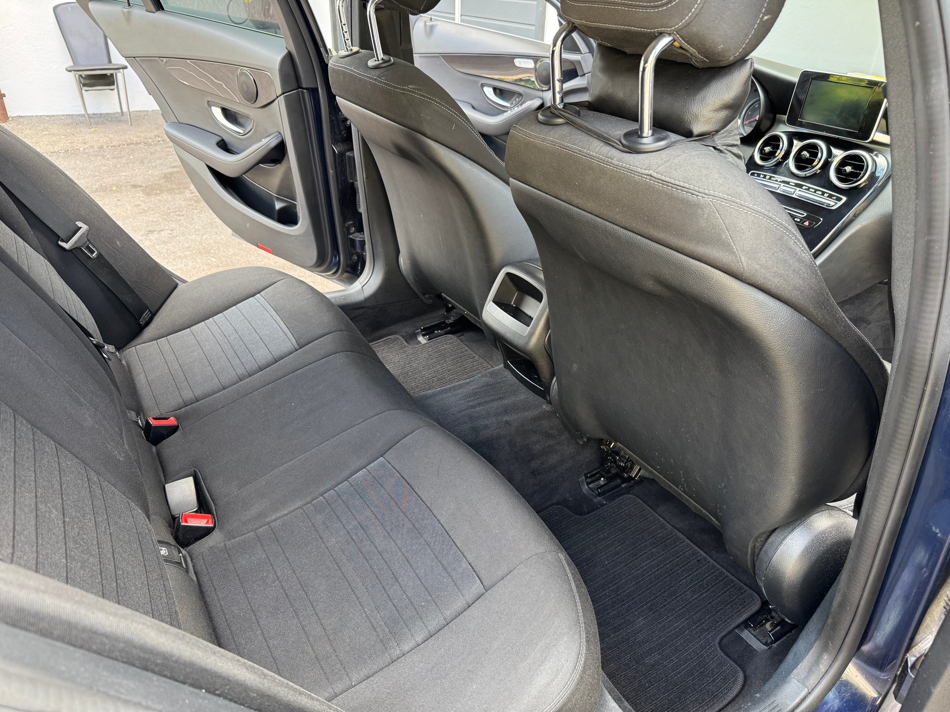 MERCEDES-BENZ C 220 d 4Matic 9G-Tronic-image-6