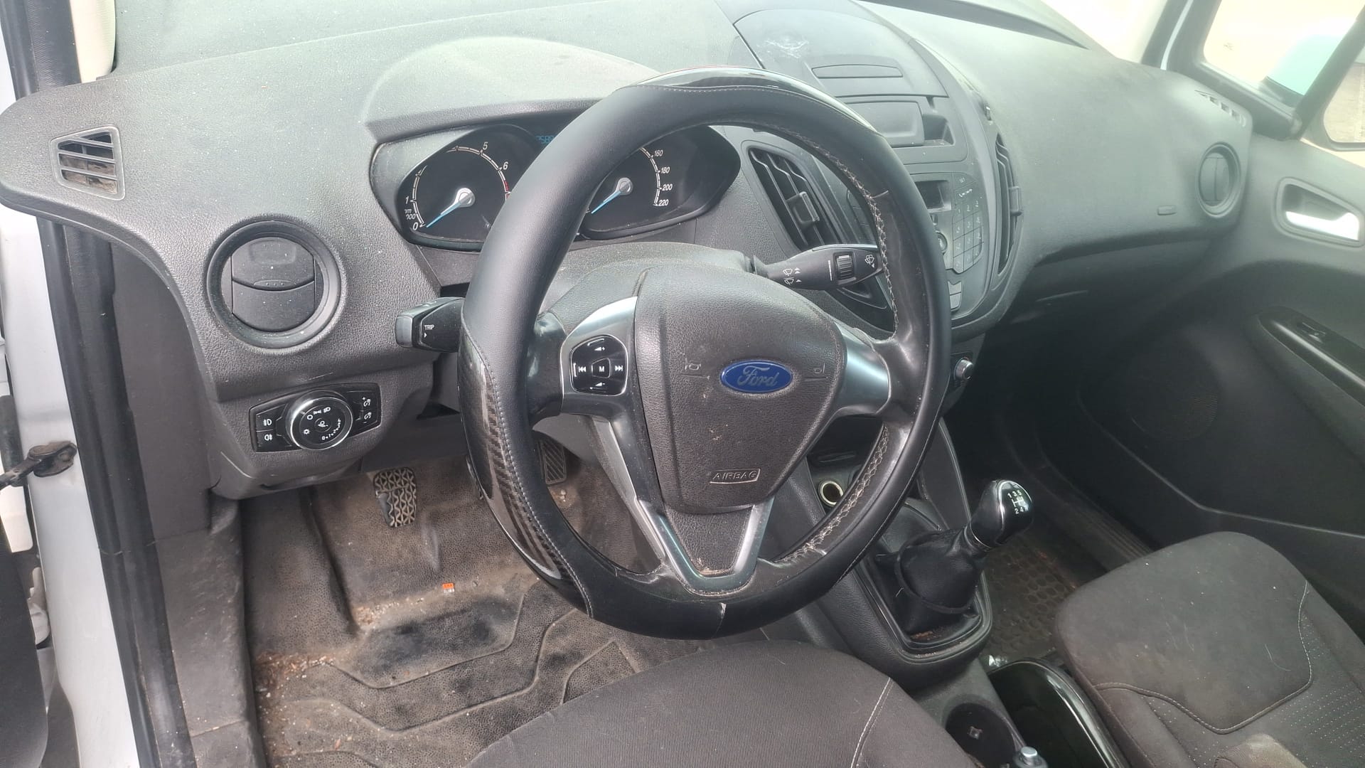FORD Transit Courier Van 1.0 EcoBoost Trend-image-6