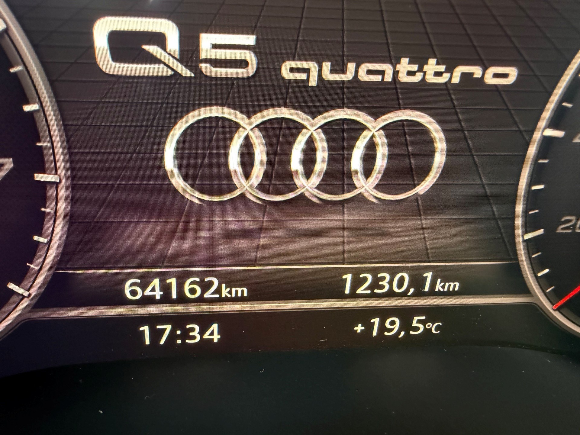 AUDI Q5 45 TFSI sport quattro S-tronic-image-10