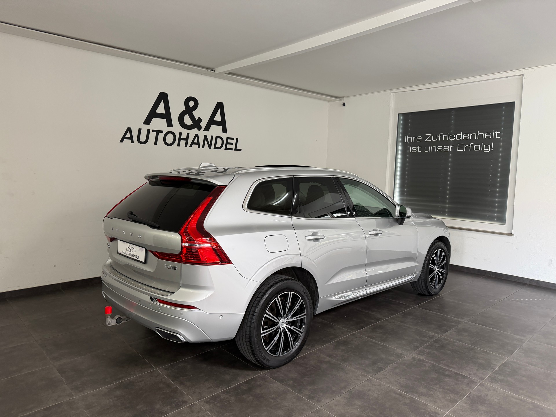 VOLVO XC60 T8 eAWD Inscription Geartronic-showroom-element-3