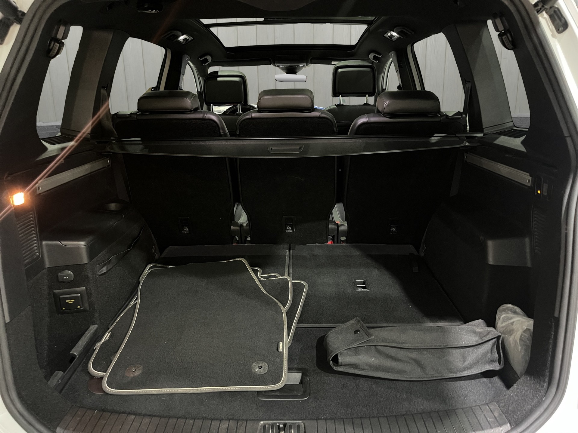 VW Touran 1.8 TSI R-LINE BlueMotion Technology Highline DSG 7 Places-image-18