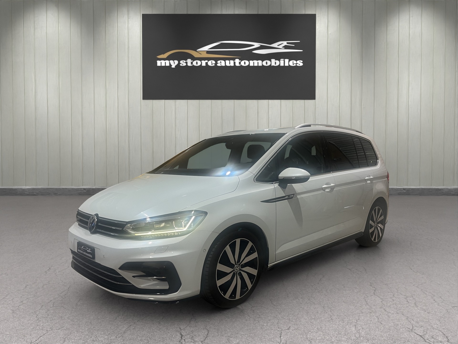 VW Touran 1.8 TSI R-LINE BlueMotion Technology Highline DSG 7 Places-showroom-element-2