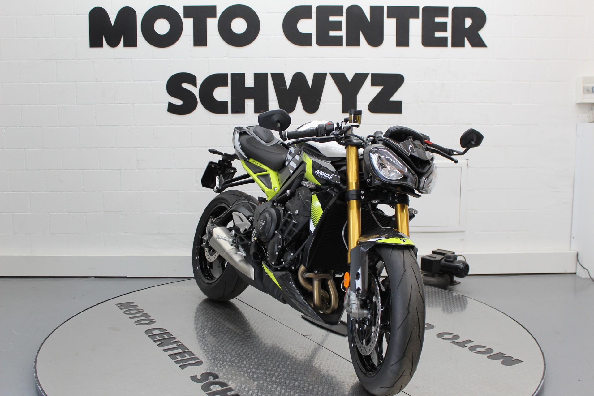 TRIUMPH Street Triple Moto2 765-image-2