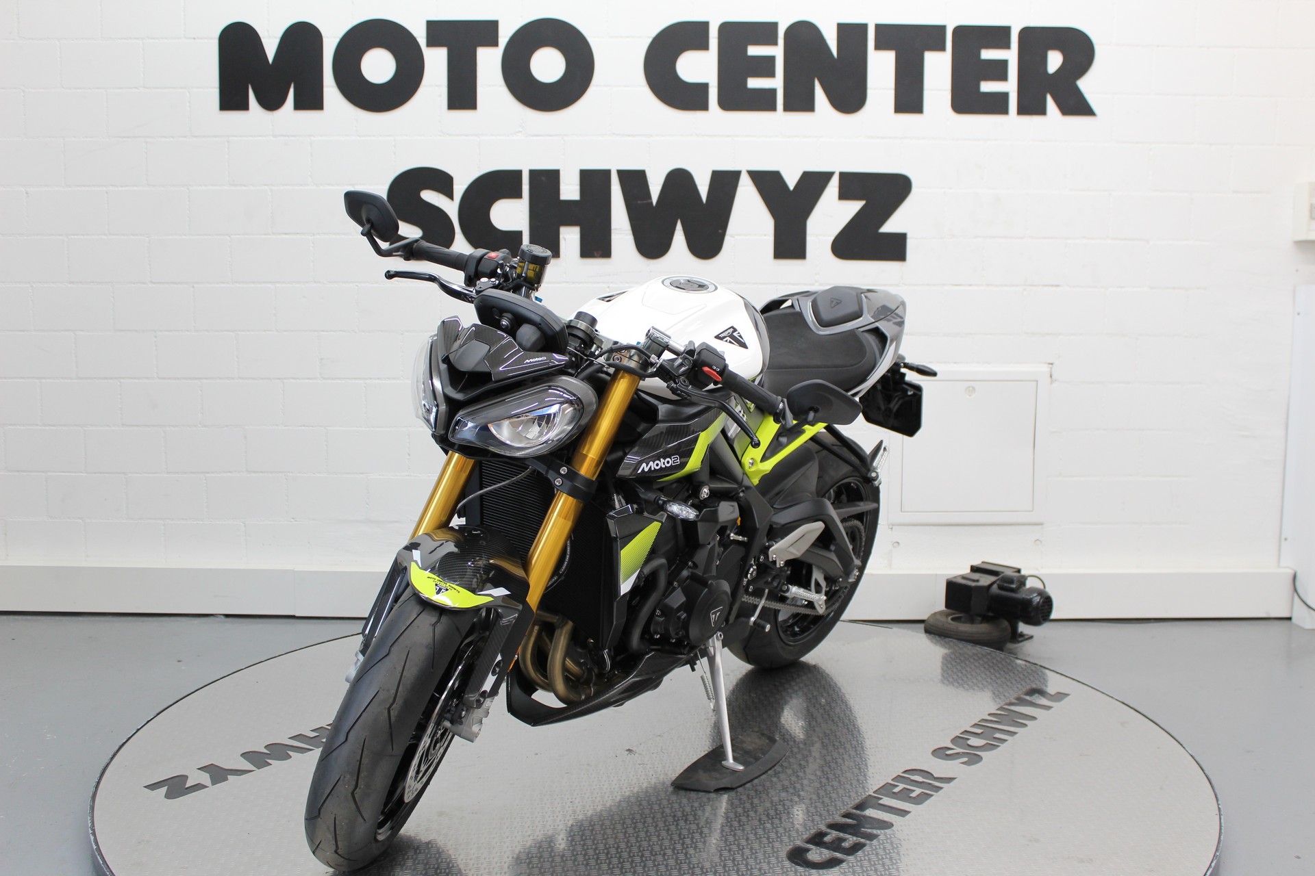 TRIUMPH Street Triple Moto2 765-image-3